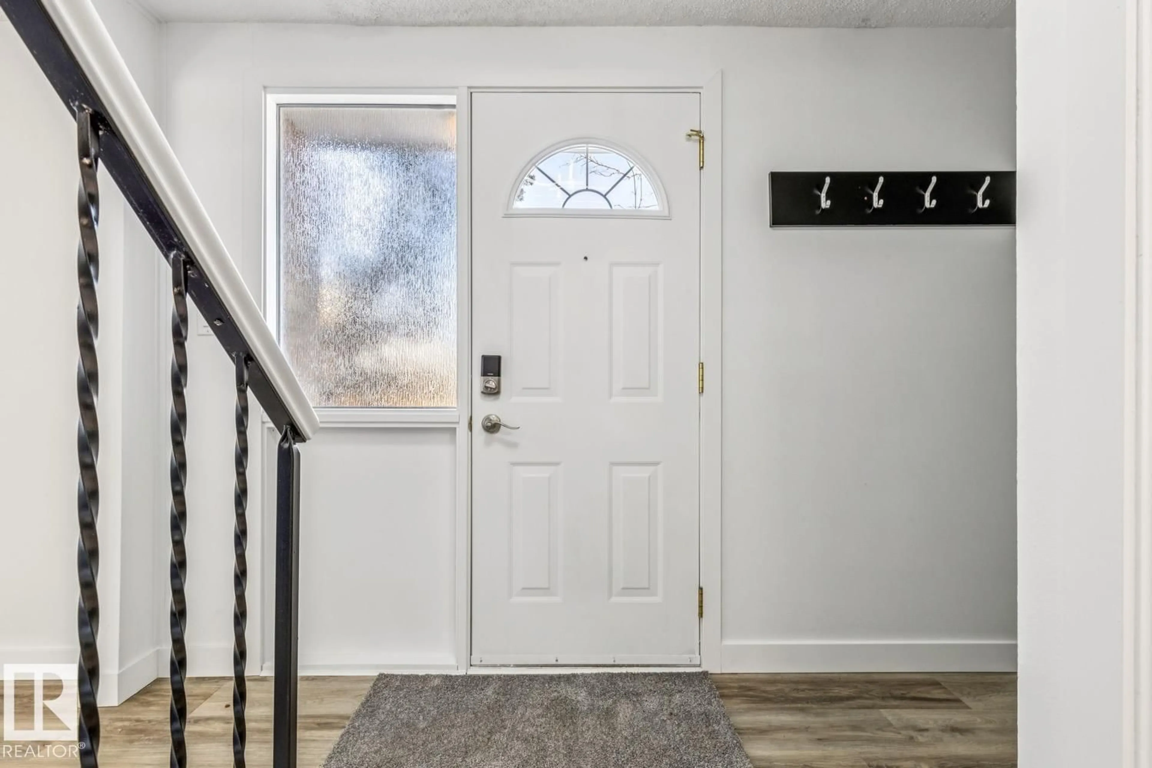 Indoor entryway for 95 RIDGEWOOD TC, St. Albert Alberta T8N0E9