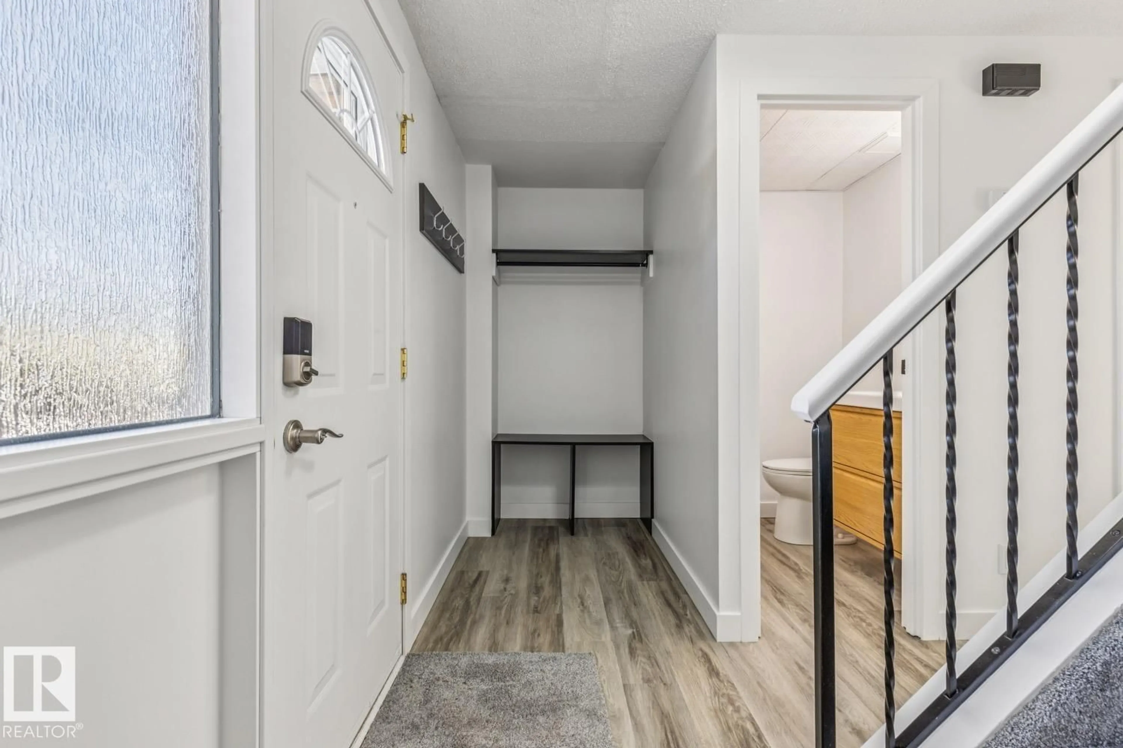 Indoor entryway for 95 RIDGEWOOD TC, St. Albert Alberta T8N0E9