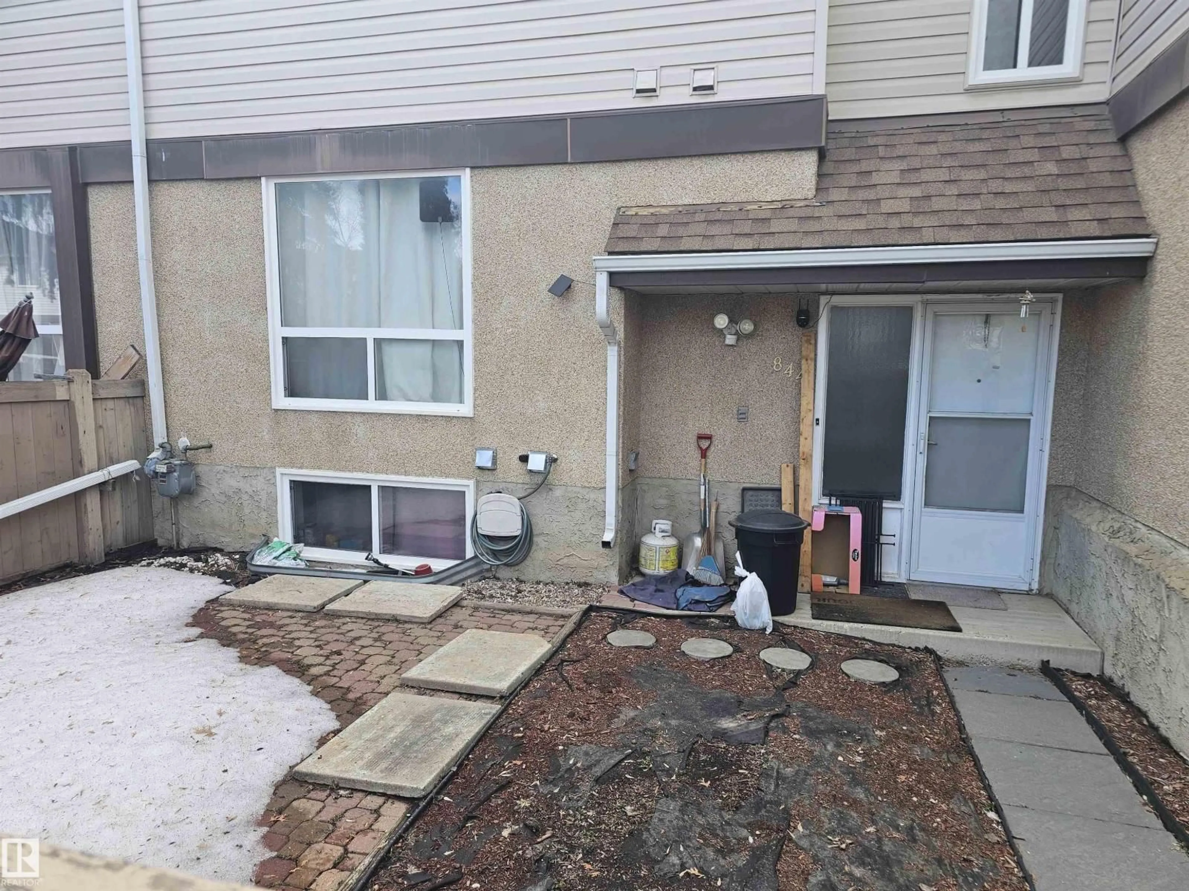 Patio, street for 844 ERIN PL, Edmonton Alberta T5T1M6