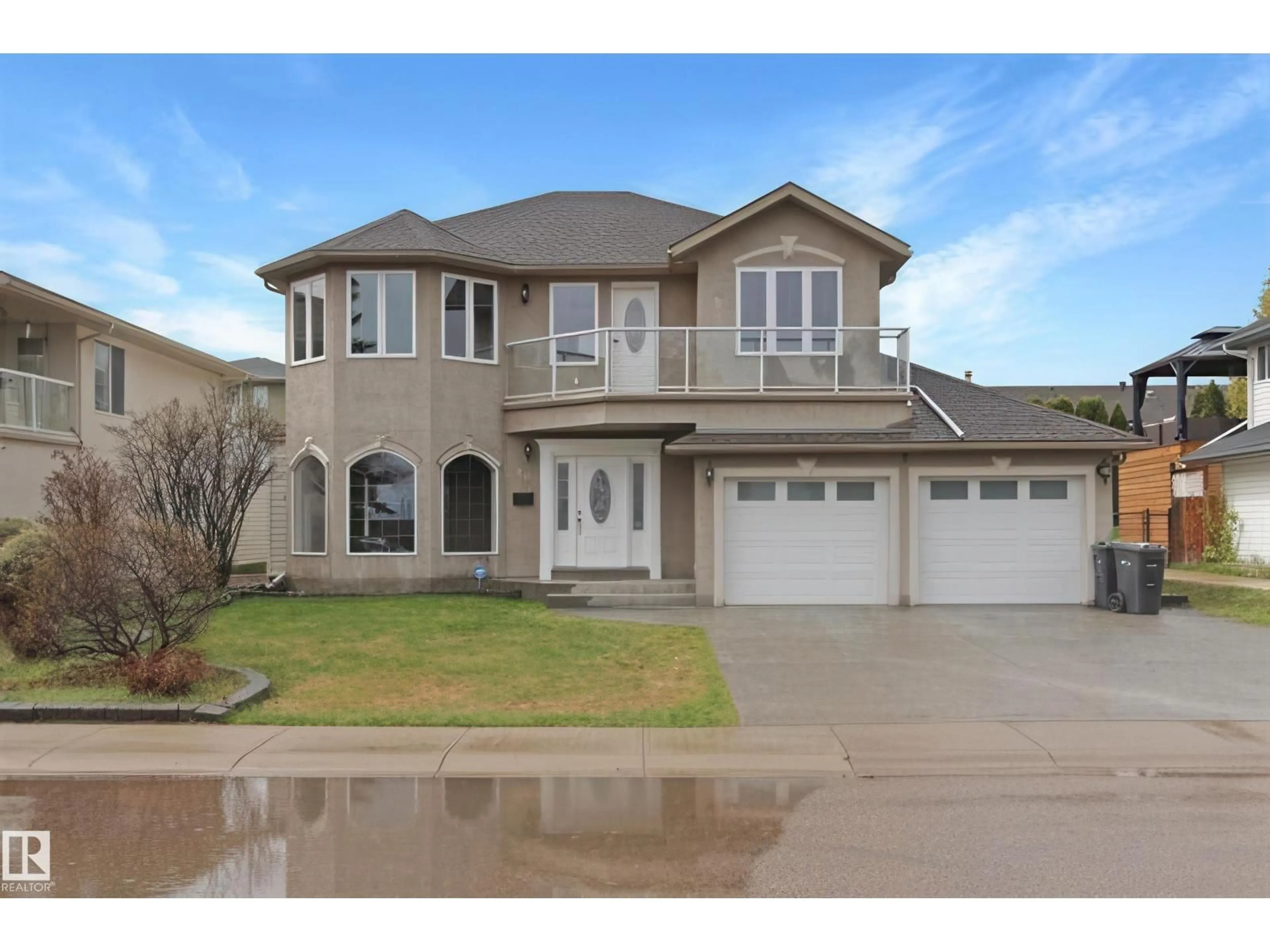 Home with vinyl exterior material, street for 807 BEACH AV, Cold Lake Alberta T9M1K8