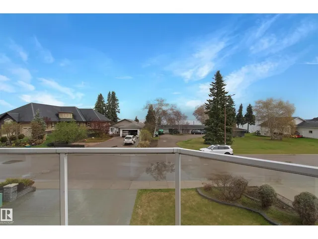 807 BEACH AV, Cold Lake 2