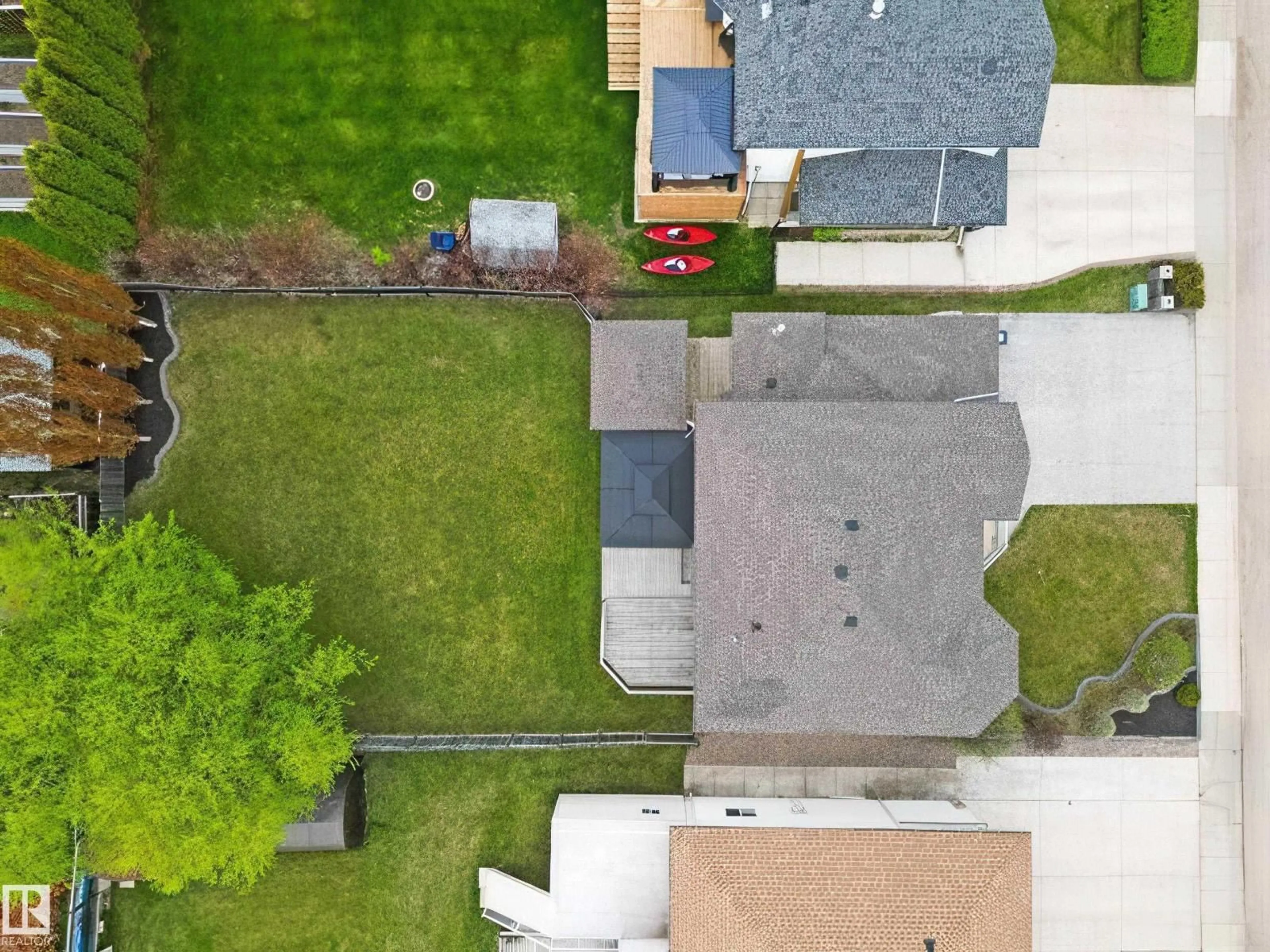 A pic from outside/outdoor area/front of a property/back of a property/a pic from drone, street for 807 BEACH AV, Cold Lake Alberta T9M1K8