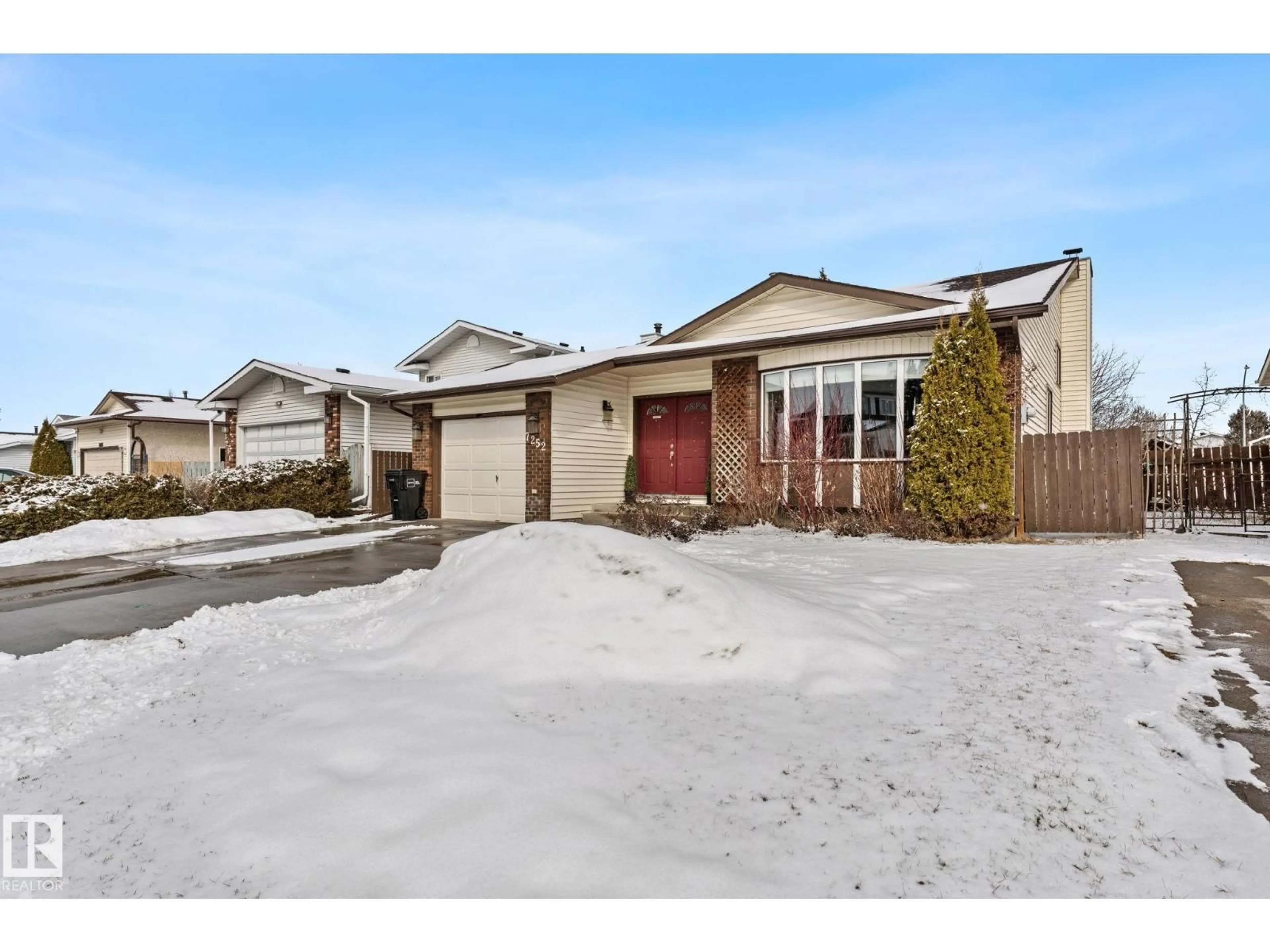 Unknown for 7252 152C AV, Edmonton Alberta T5C3L9