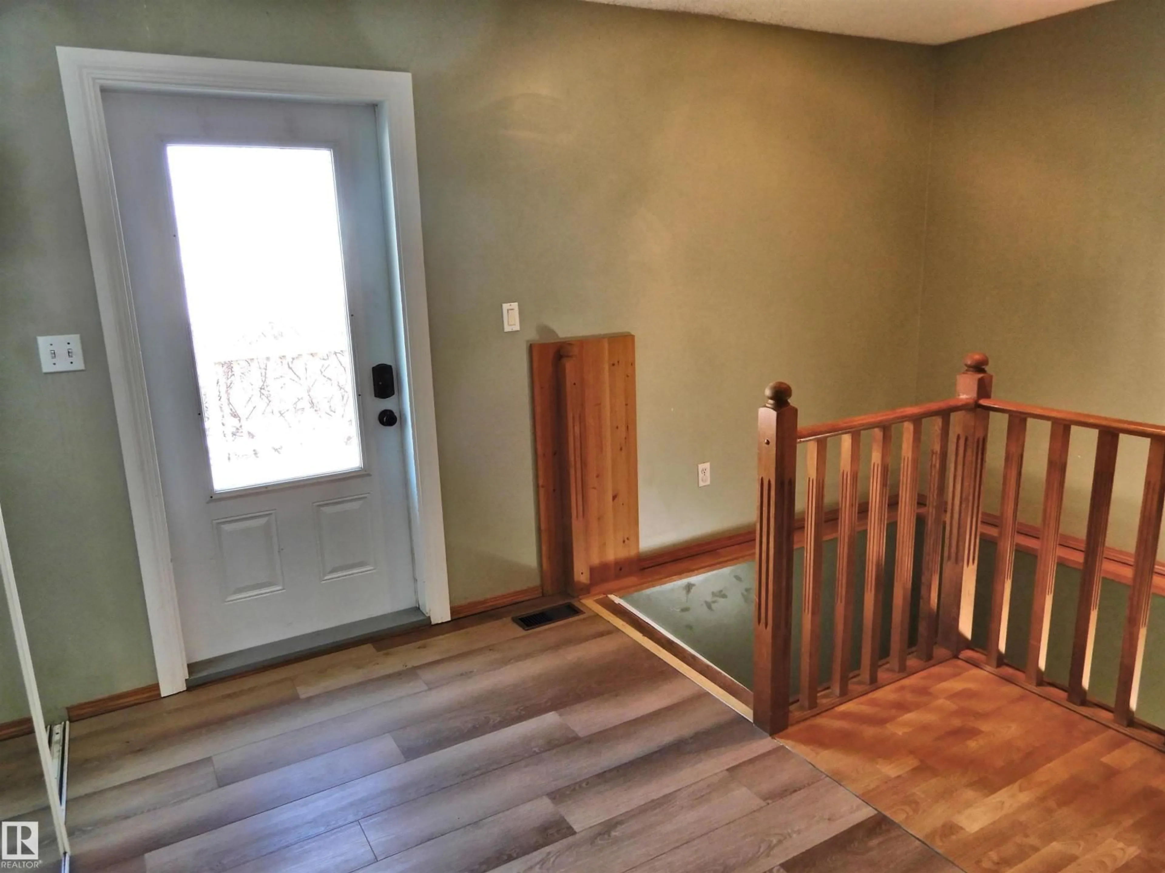Indoor entryway for 26416 TWP ROAD 544, Rural Sturgeon County Alberta T8T1N6