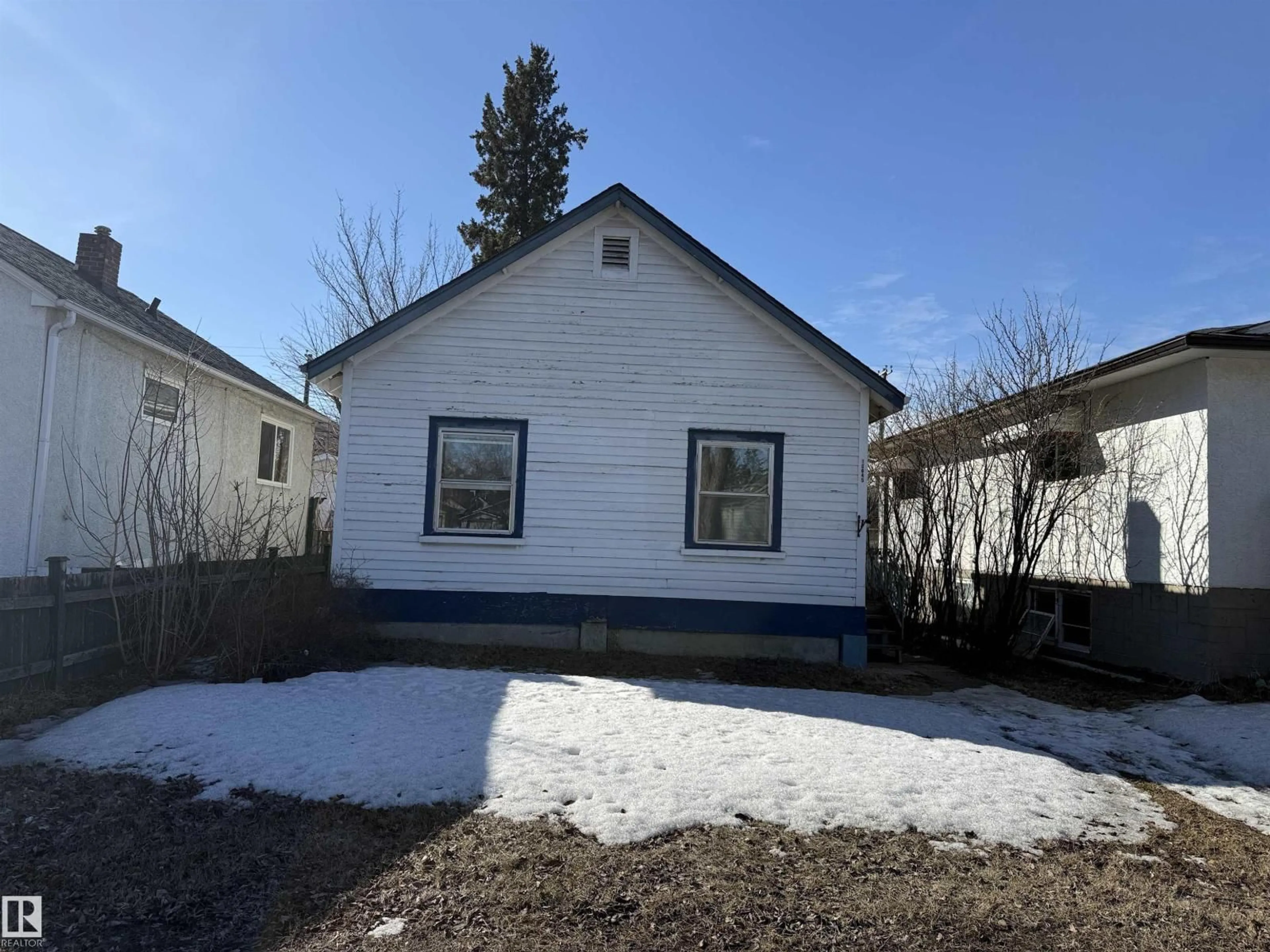Shed for 10845 73 AV, Edmonton Alberta T6E1C8