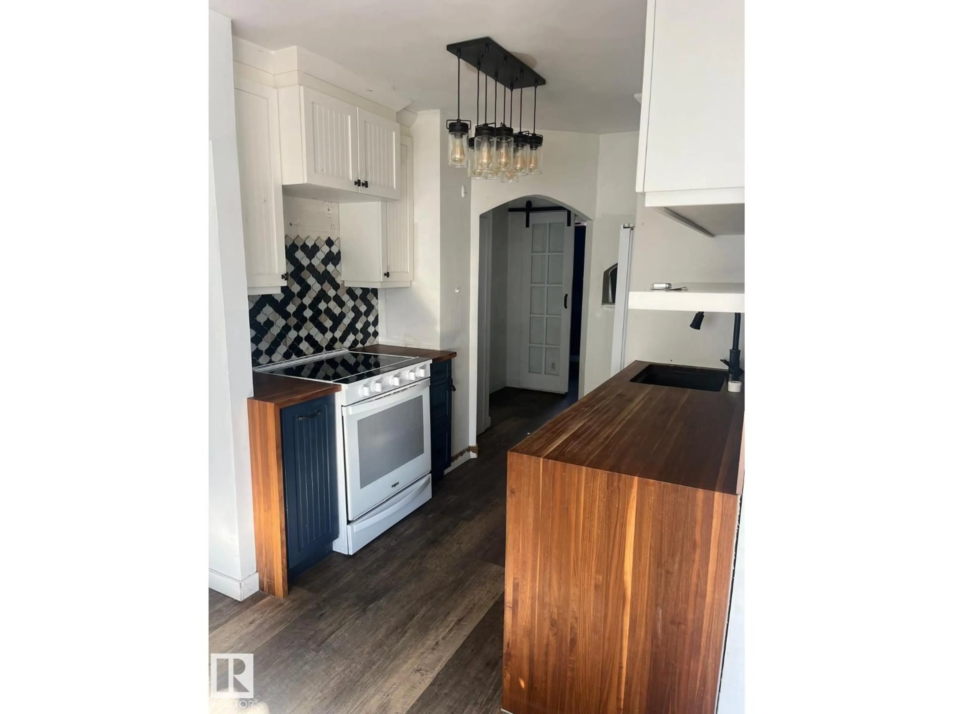 Unknown for 10305 98 AV, Fort Saskatchewan Alberta T8L1X1