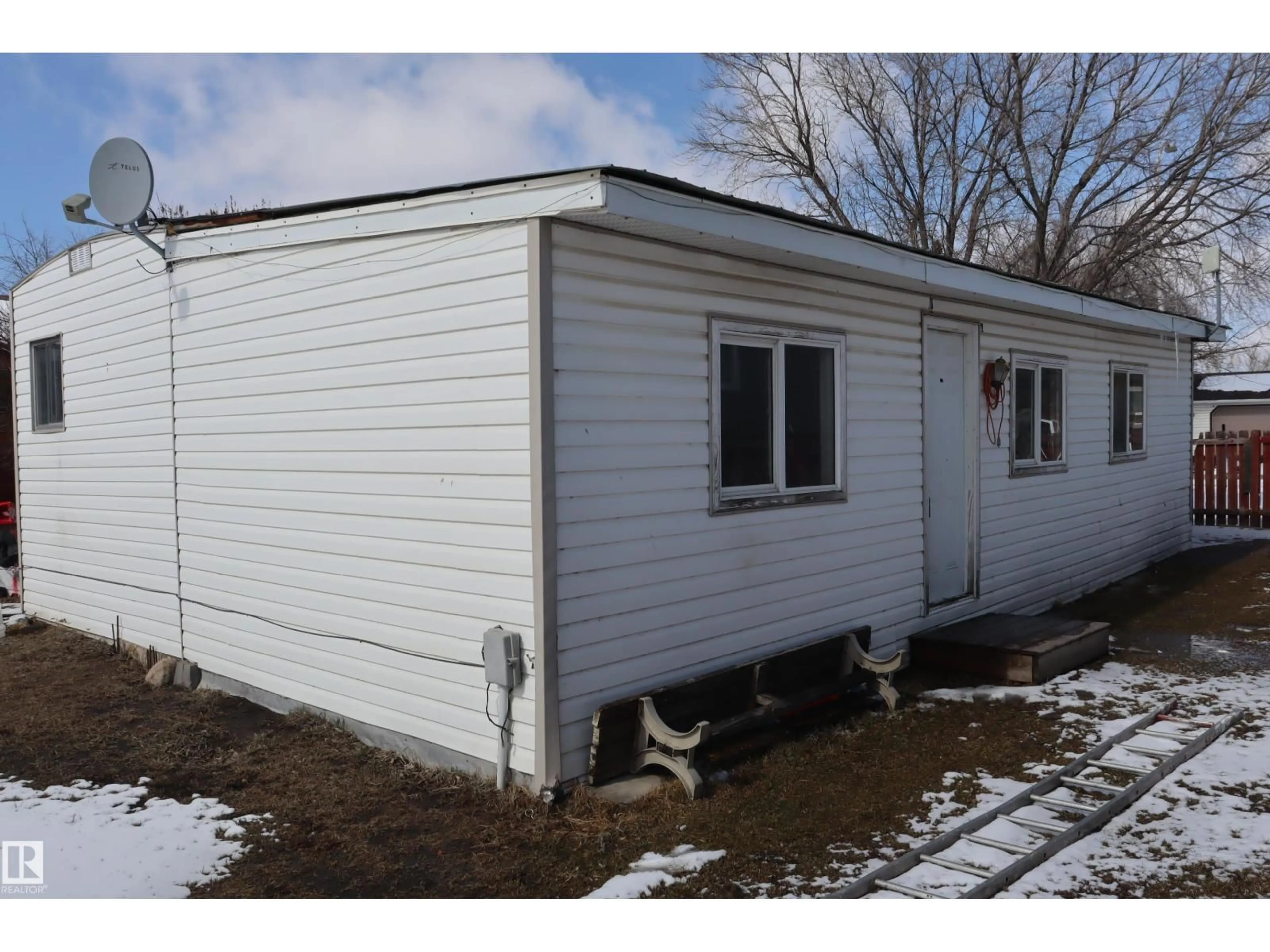 Shed for 5103 64 AVE, Ponoka Alberta T4J1E2