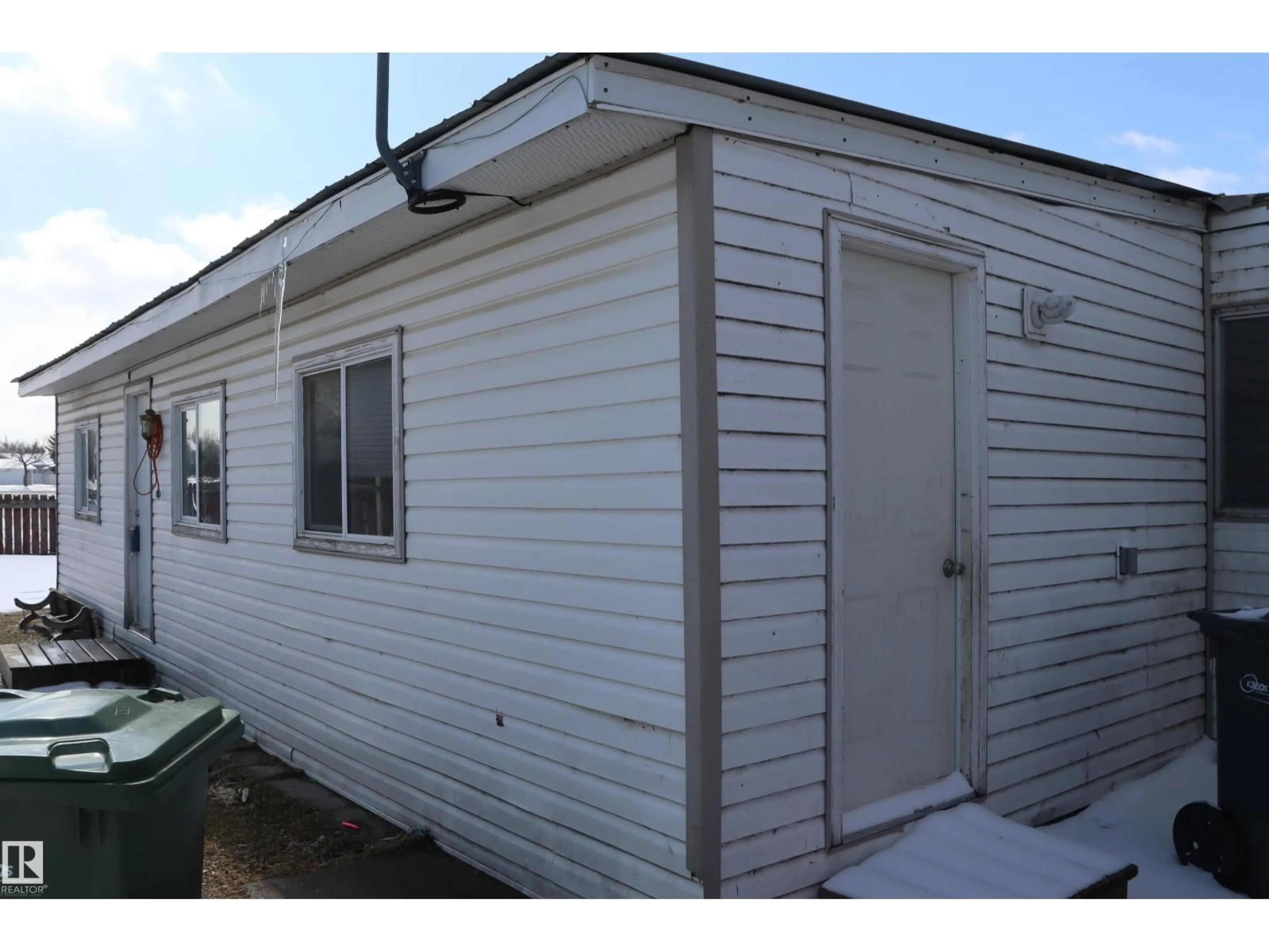Shed for 5103 64 AVE, Ponoka Alberta T4J1E2