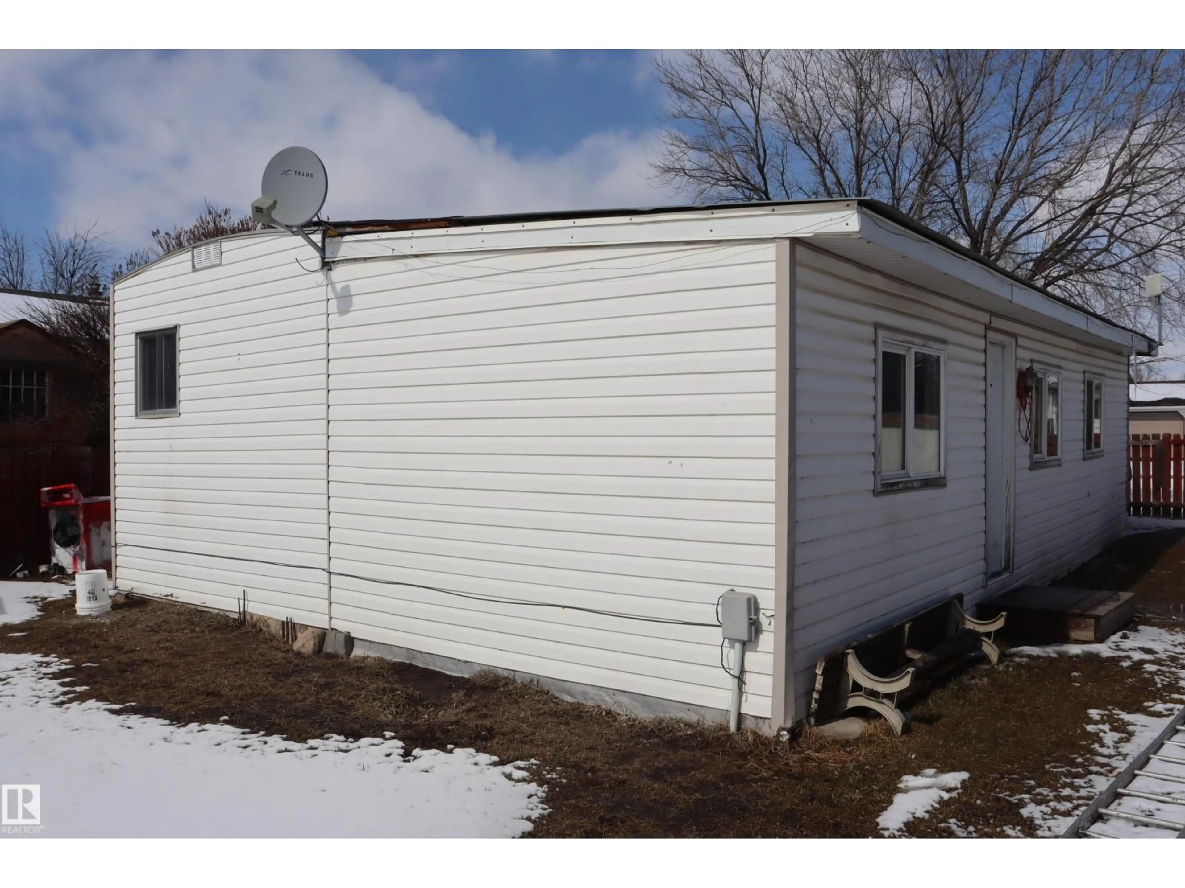 Shed for 5103 64 AVE, Ponoka Alberta T4J1E2