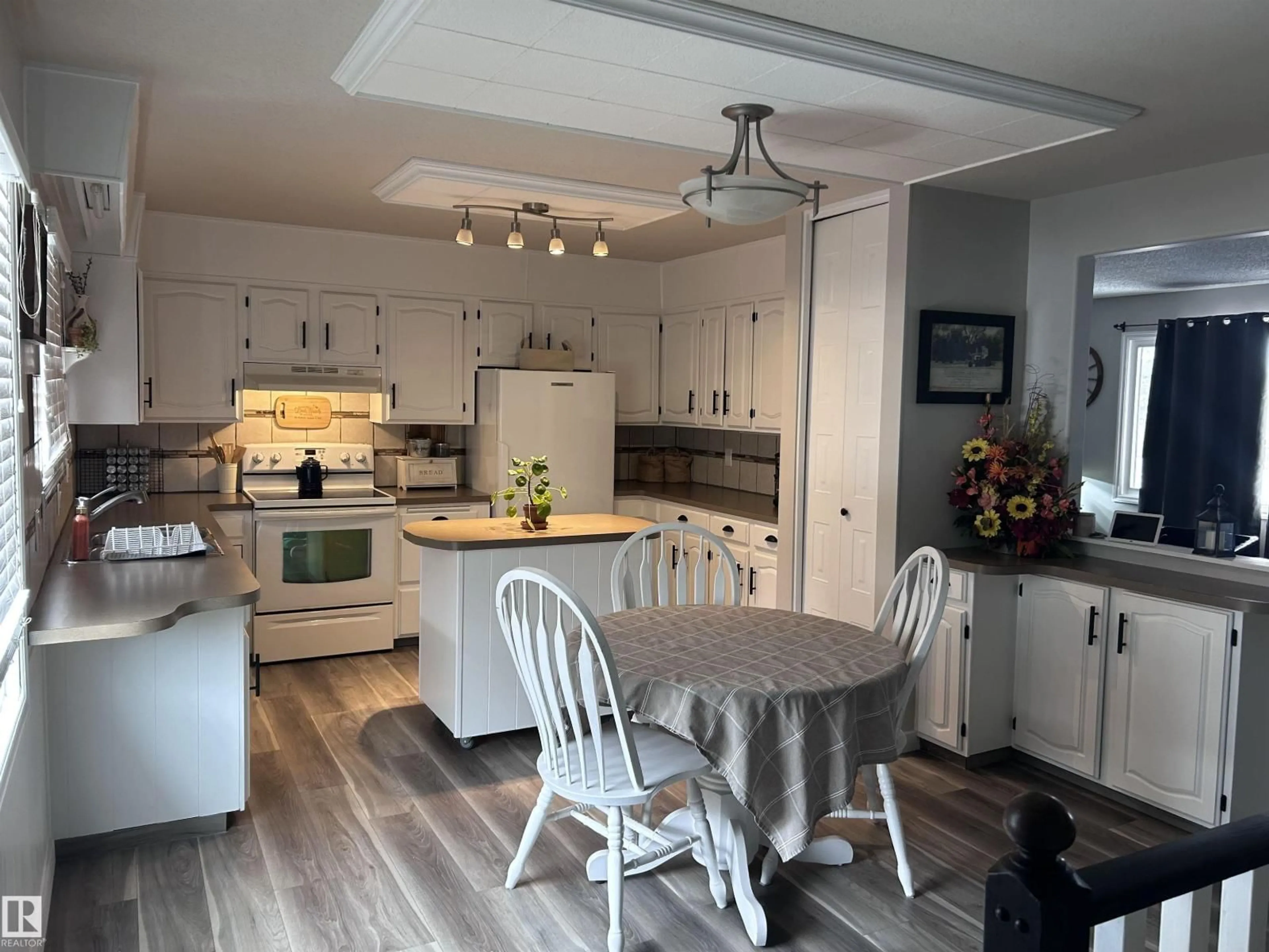 Open concept kitchen, unknown for 4515 54 AVE, Tofield Alberta T0B4J0