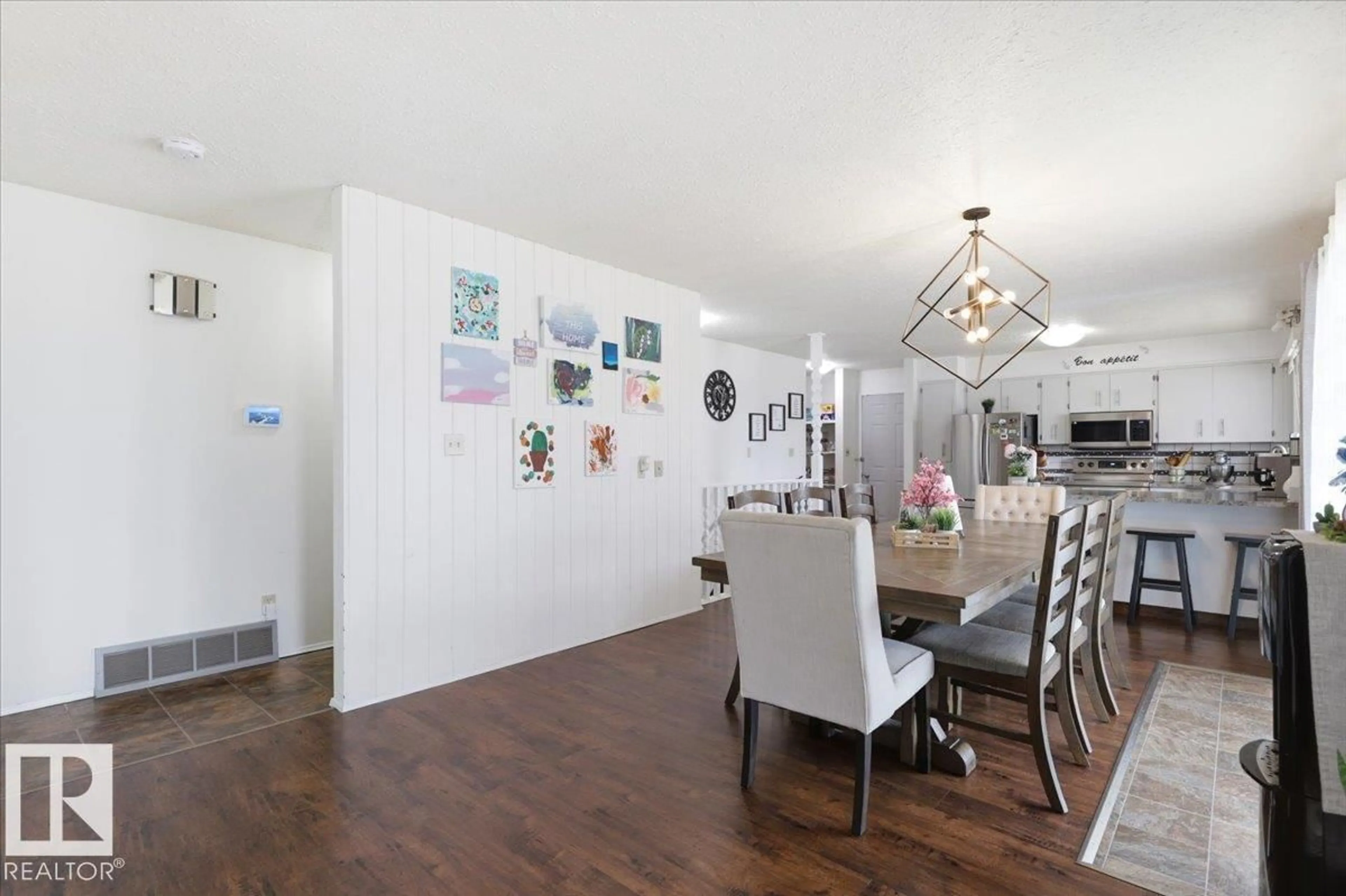 Dining room, wood/laminate floor for 3705 54 ST, Wetaskiwin Alberta T9A2L1