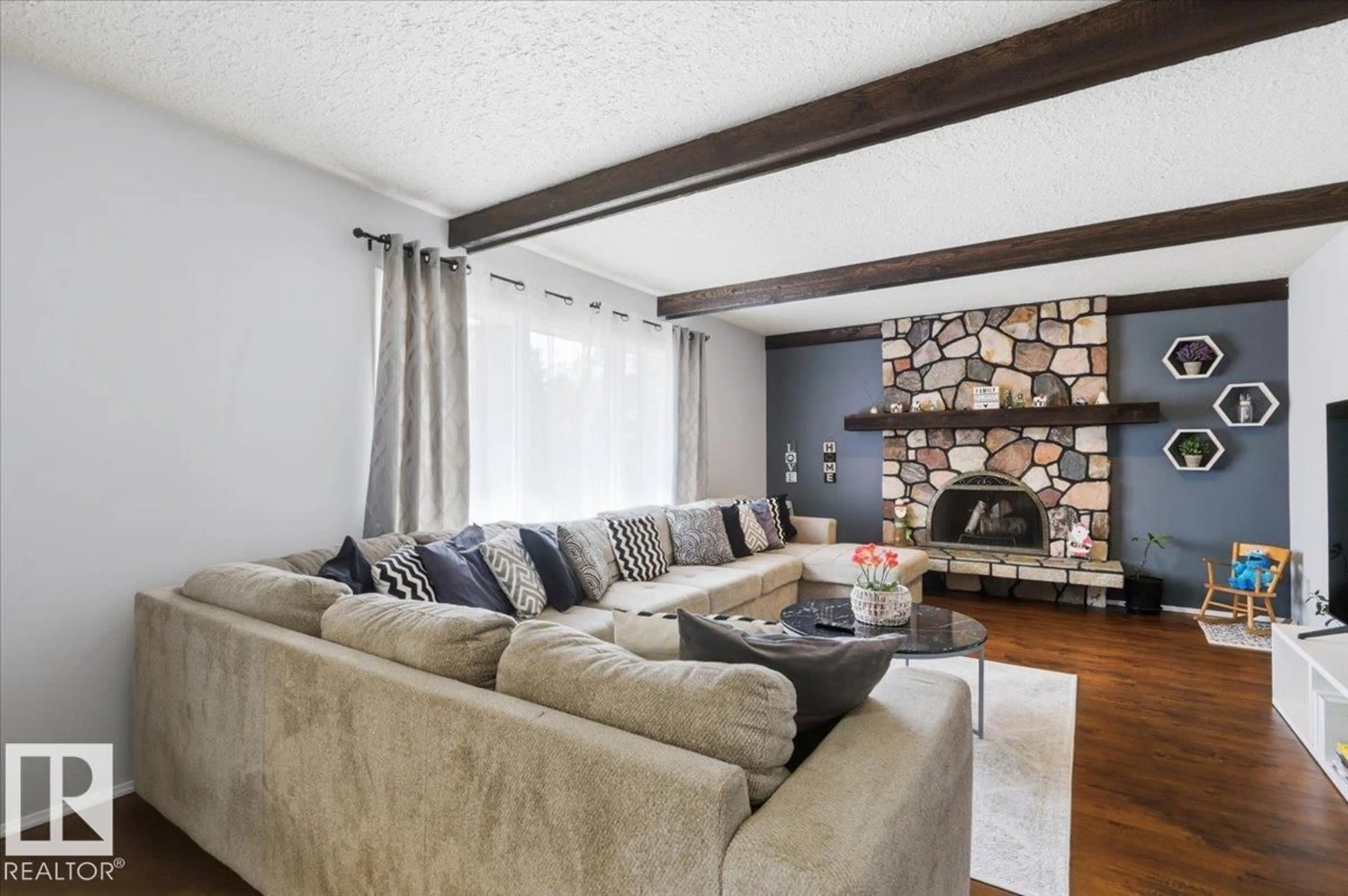 Living room with furniture, unknown for 3705 54 ST, Wetaskiwin Alberta T9A2L1