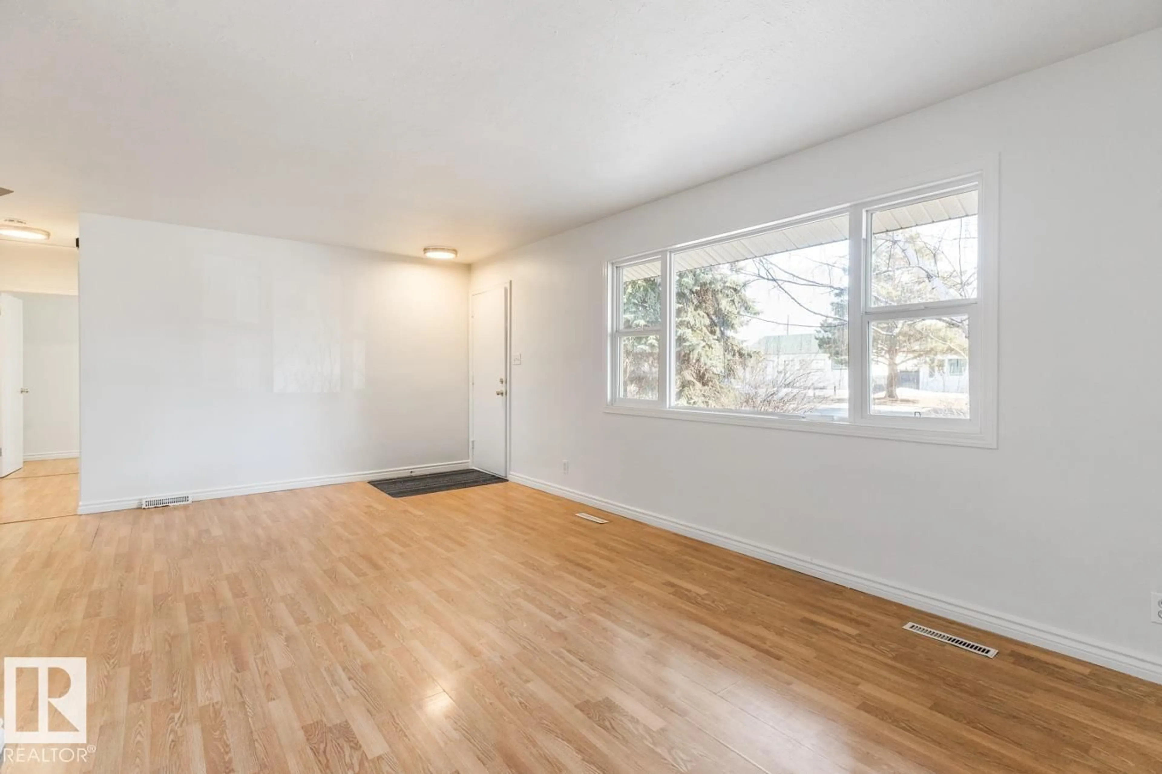 A pic of a room for NW - 13108 133 ST, Edmonton Alberta T5L1T1