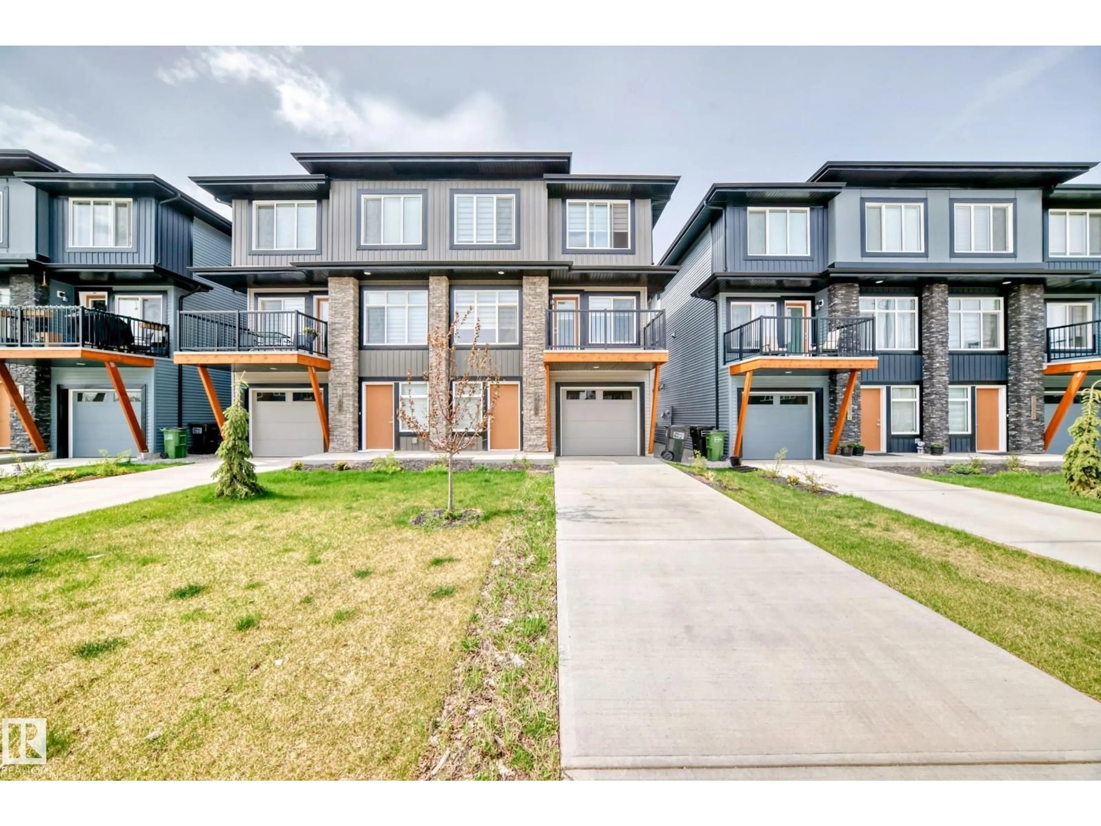 Unknown for 7822 KORULUK LINK, Edmonton Alberta T6W4V1