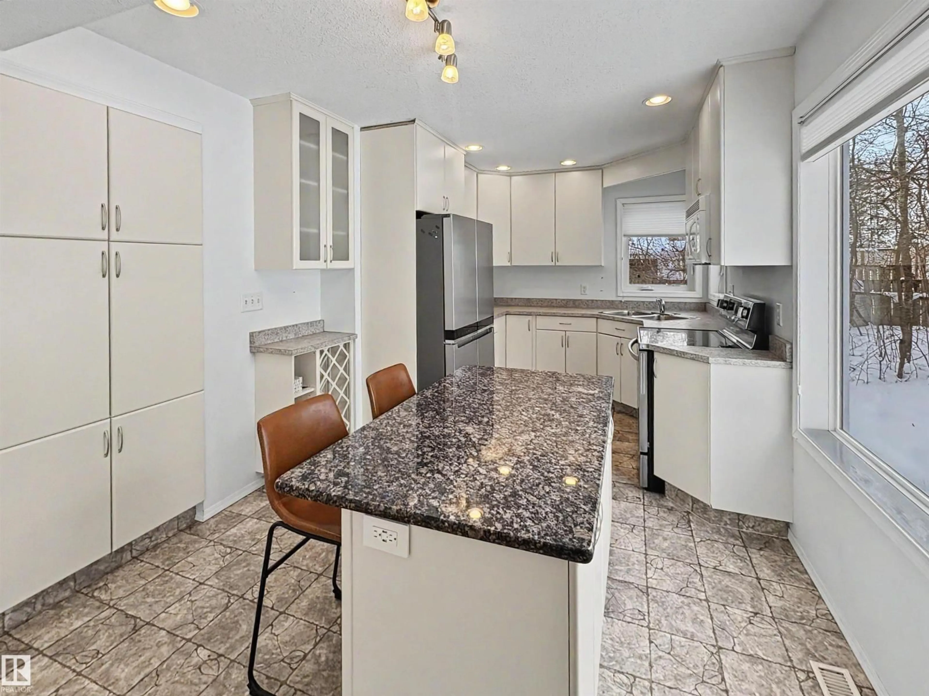 Open concept kitchen, ceramic/tile floor for 4 KINGBIRD RD, Rural Bonnyville M.D. Alberta T9N2J6