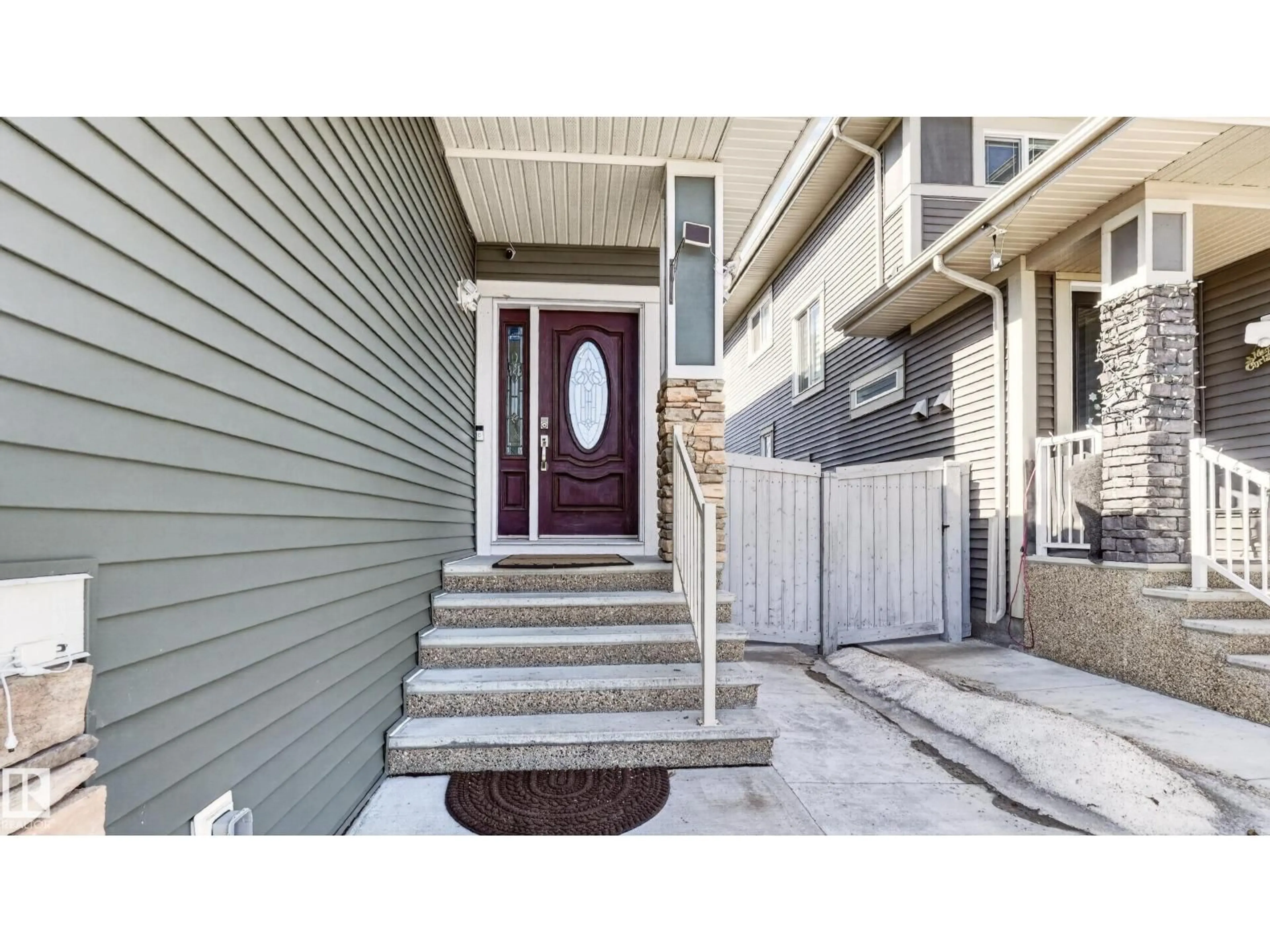 Indoor entryway for 7276 MORGAN RD, Edmonton Alberta T6E6V7