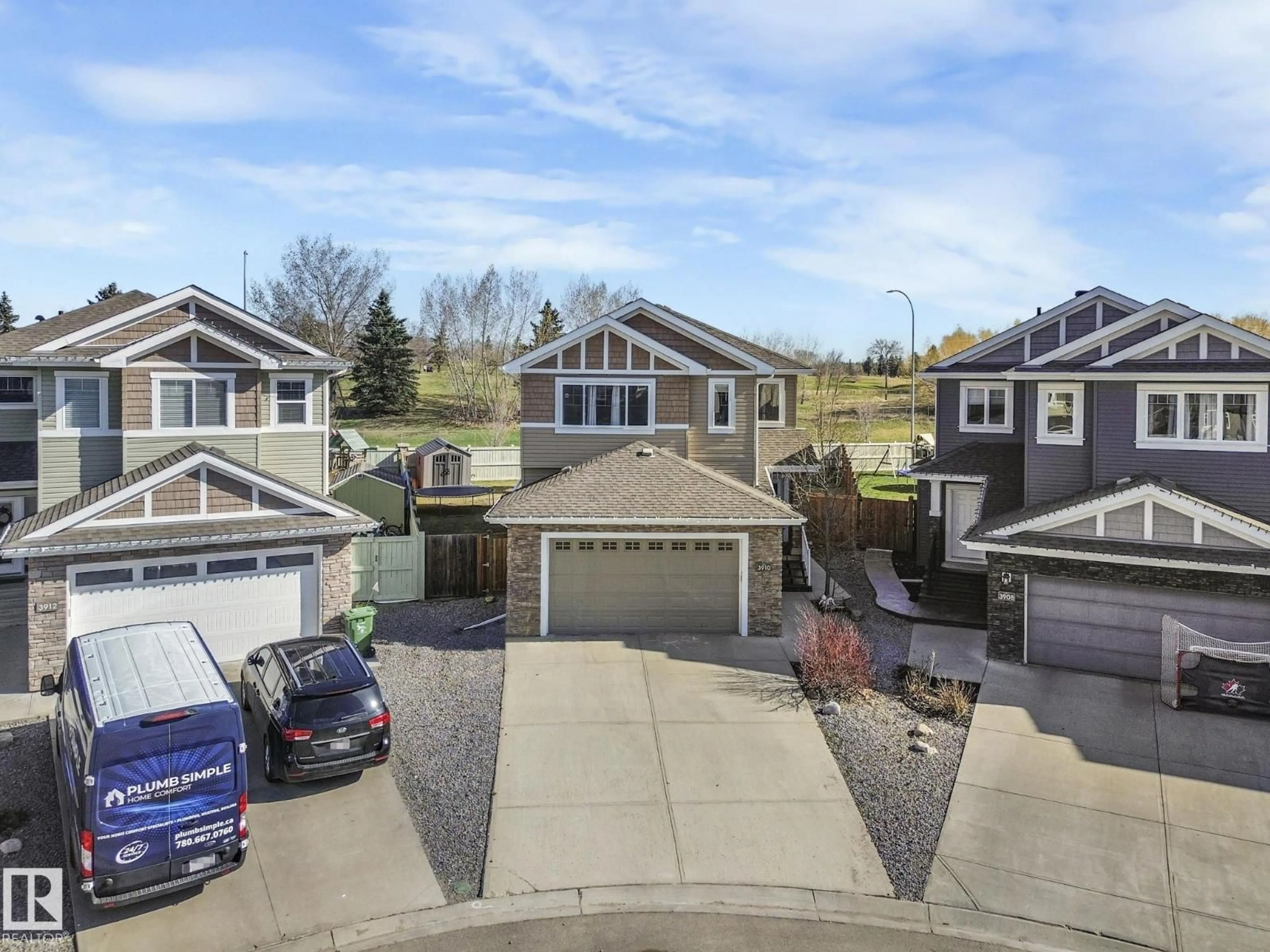 A pic from outside/outdoor area/front of a property/back of a property/a pic from drone, street for 3910 49 AV, Beaumont Alberta T4X1Y8