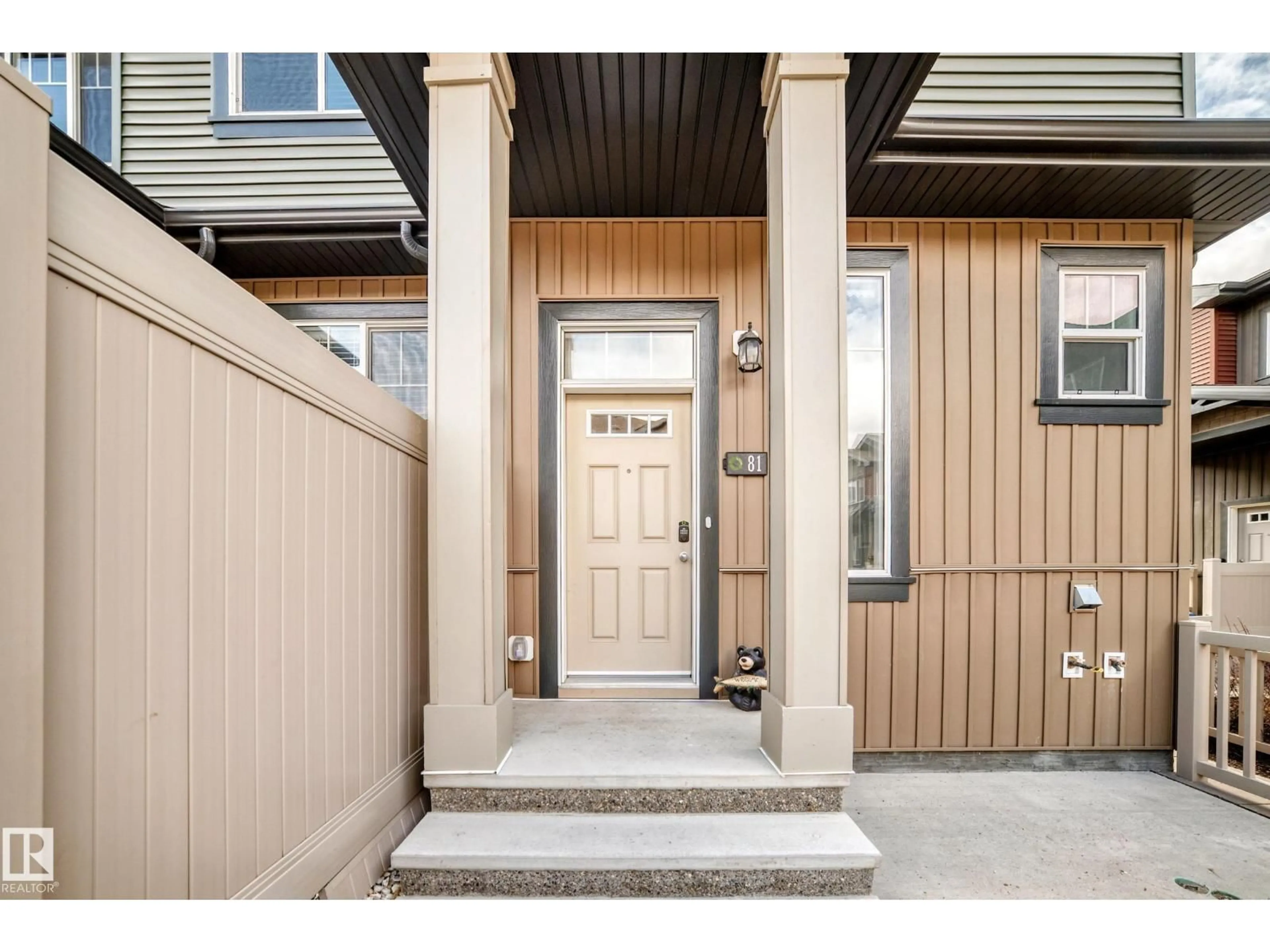 Indoor entryway for #81 - 3305 ORCHARDS LINK LI, Edmonton Alberta T6X2H1