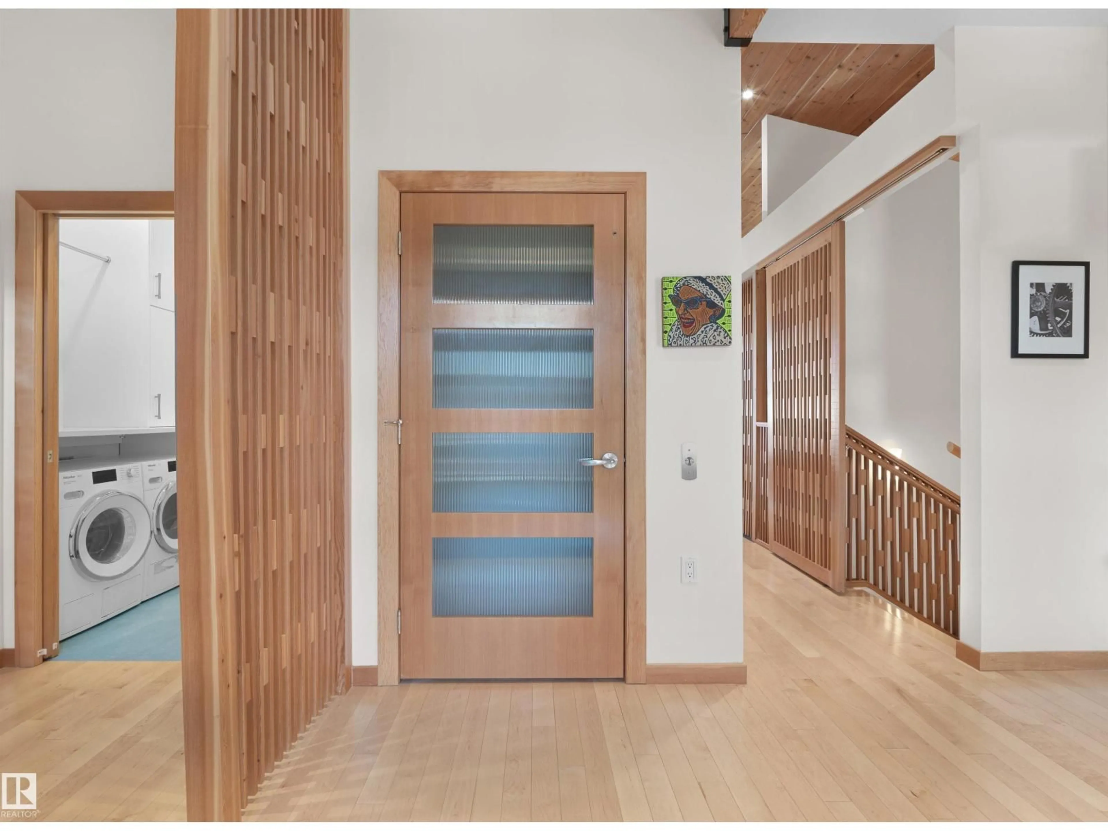 Indoor foyer for NW - 10506 137 ST, Edmonton Alberta T5N2H3