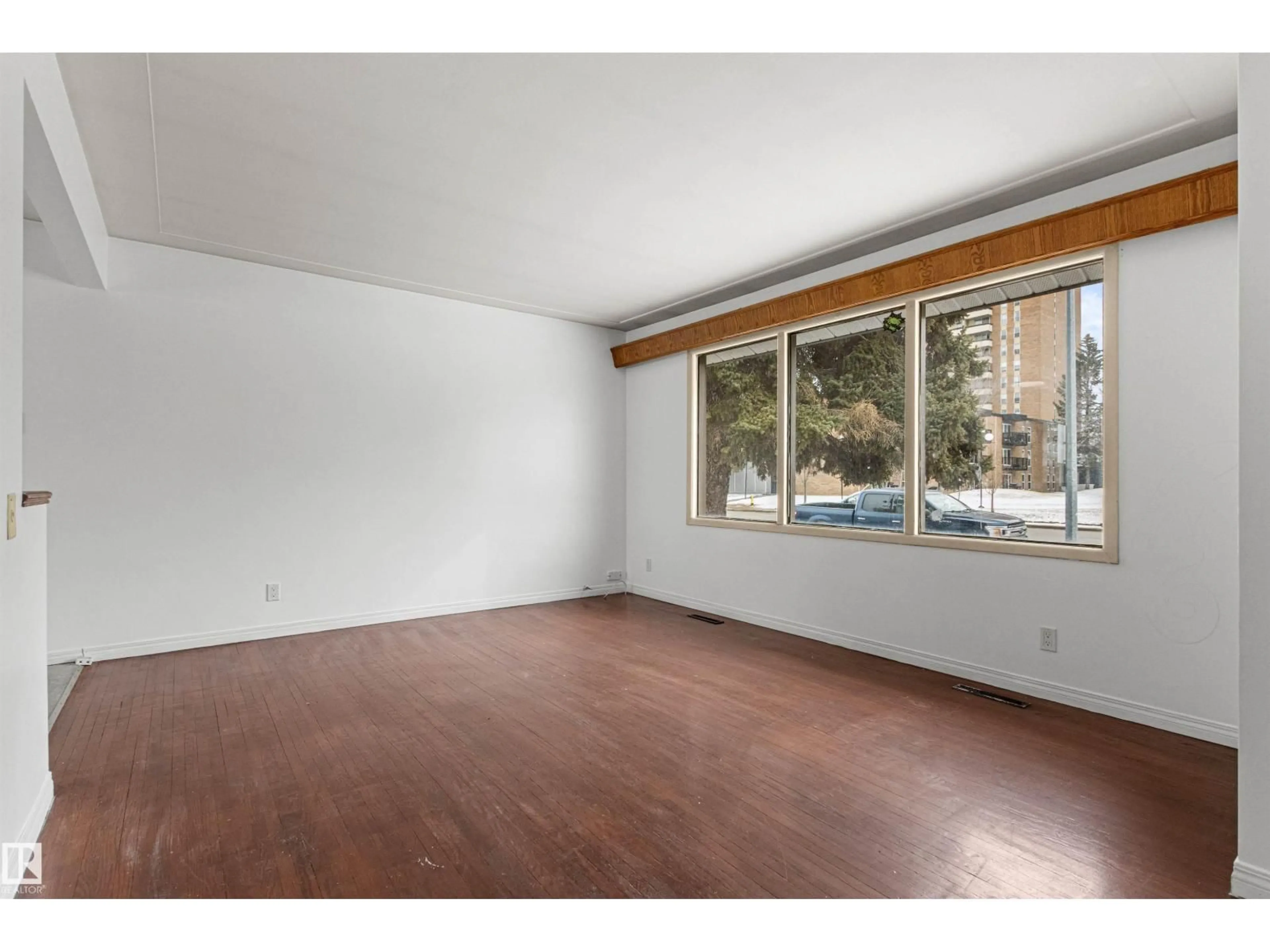 A pic of a room for NW - 8608 156 ST, Edmonton Alberta T5R1Y4