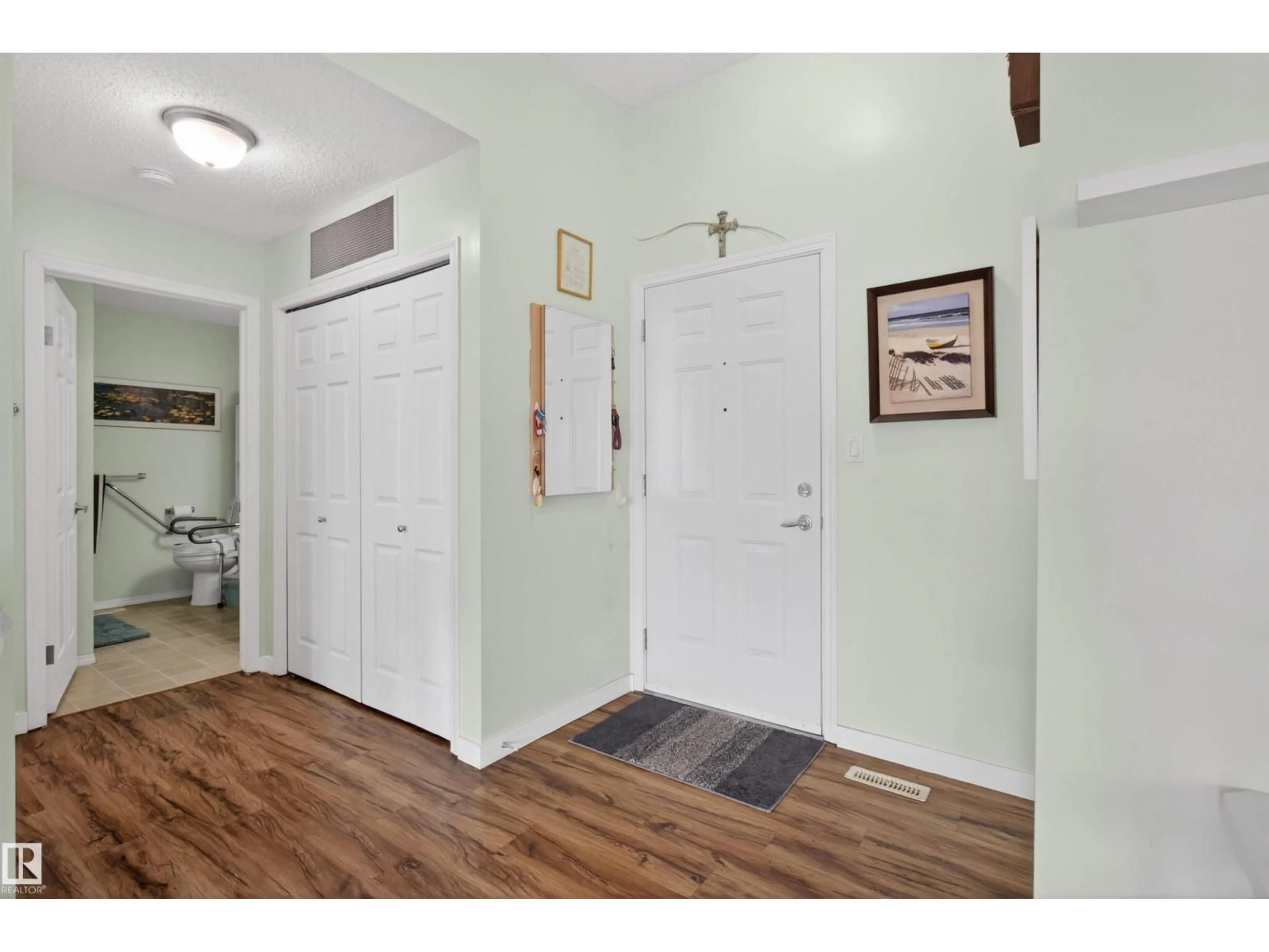 Indoor entryway for 202 - 10502 101 AV, Morinville Alberta T8R1V7