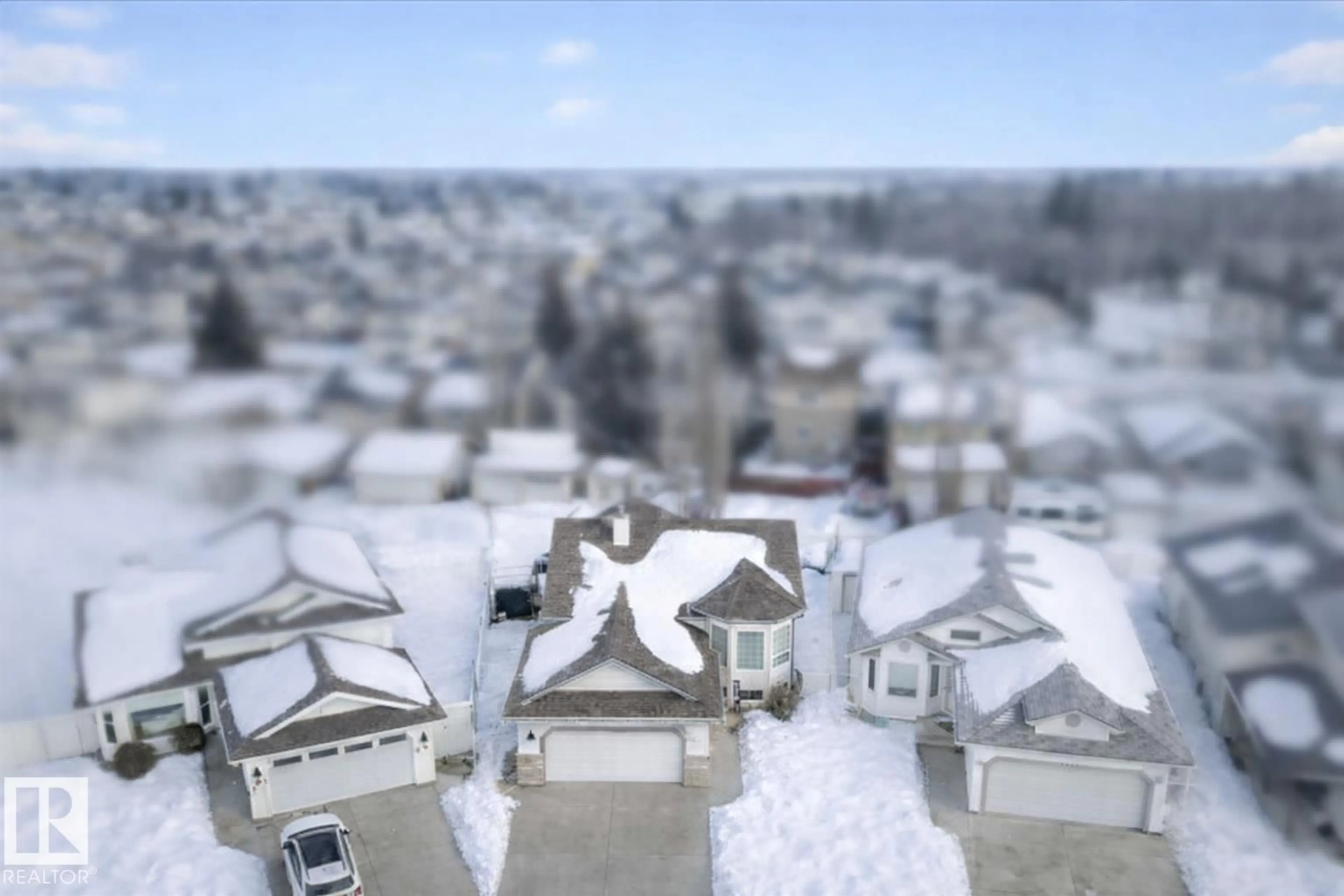 A pic from outside/outdoor area/front of a property/back of a property/a pic from drone, unknown for 3947 52 ST, Gibbons Alberta T0A1N0