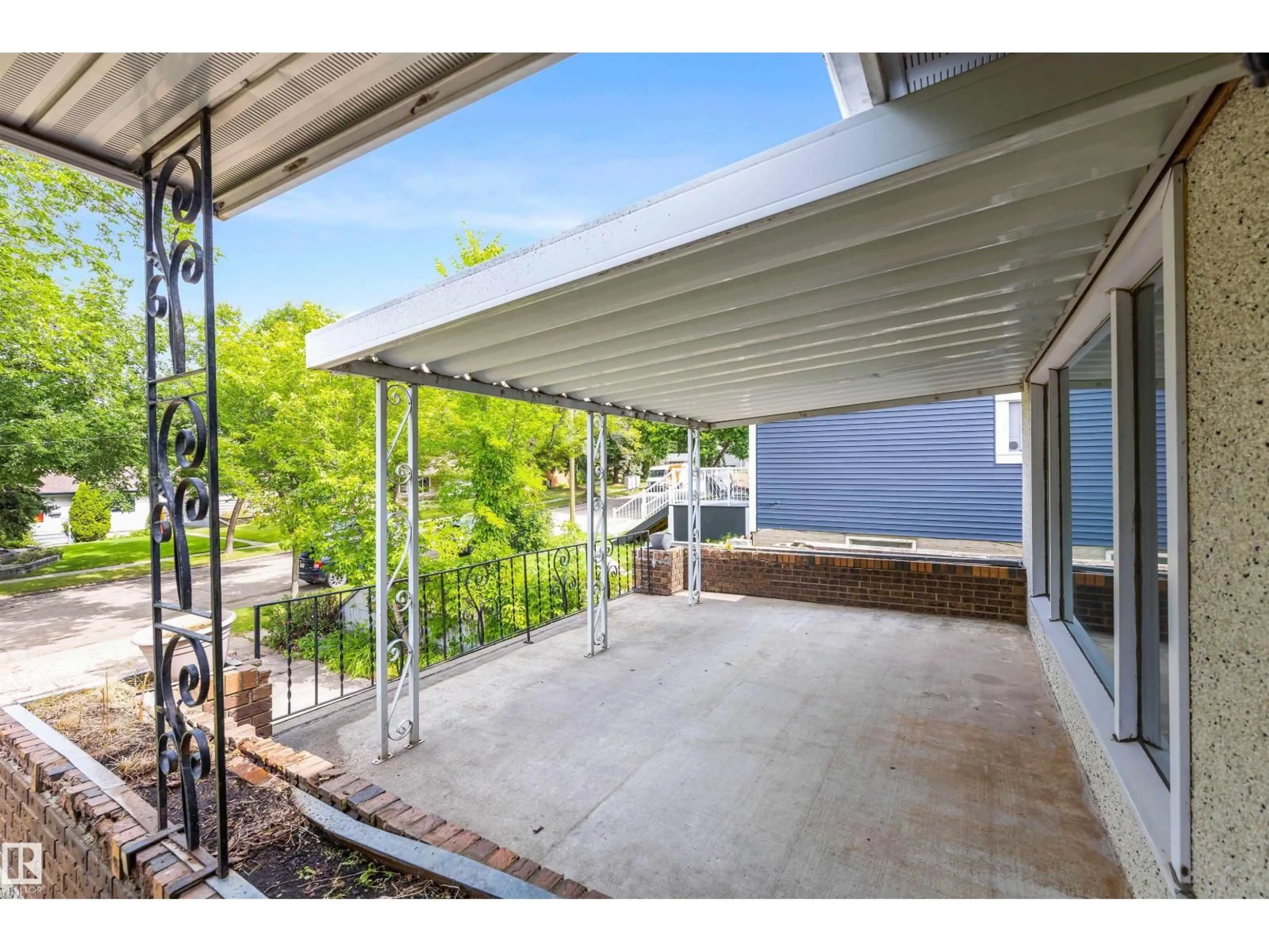 Patio, street for 52 BELMONT DR, St. Albert Alberta T8N0C7