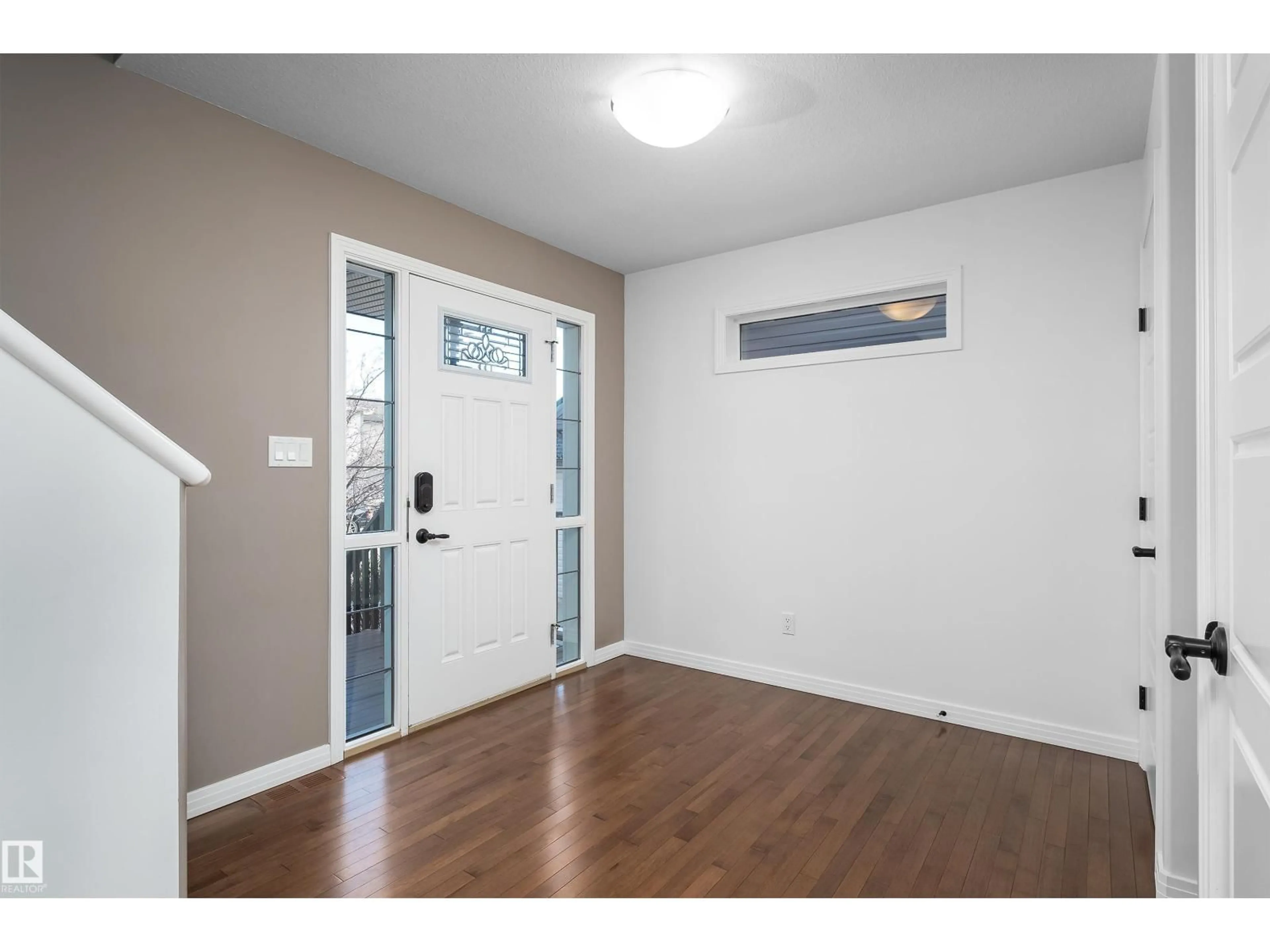 Indoor entryway for 1245 WESTERRA CR, Stony Plain Alberta T7Z0B2