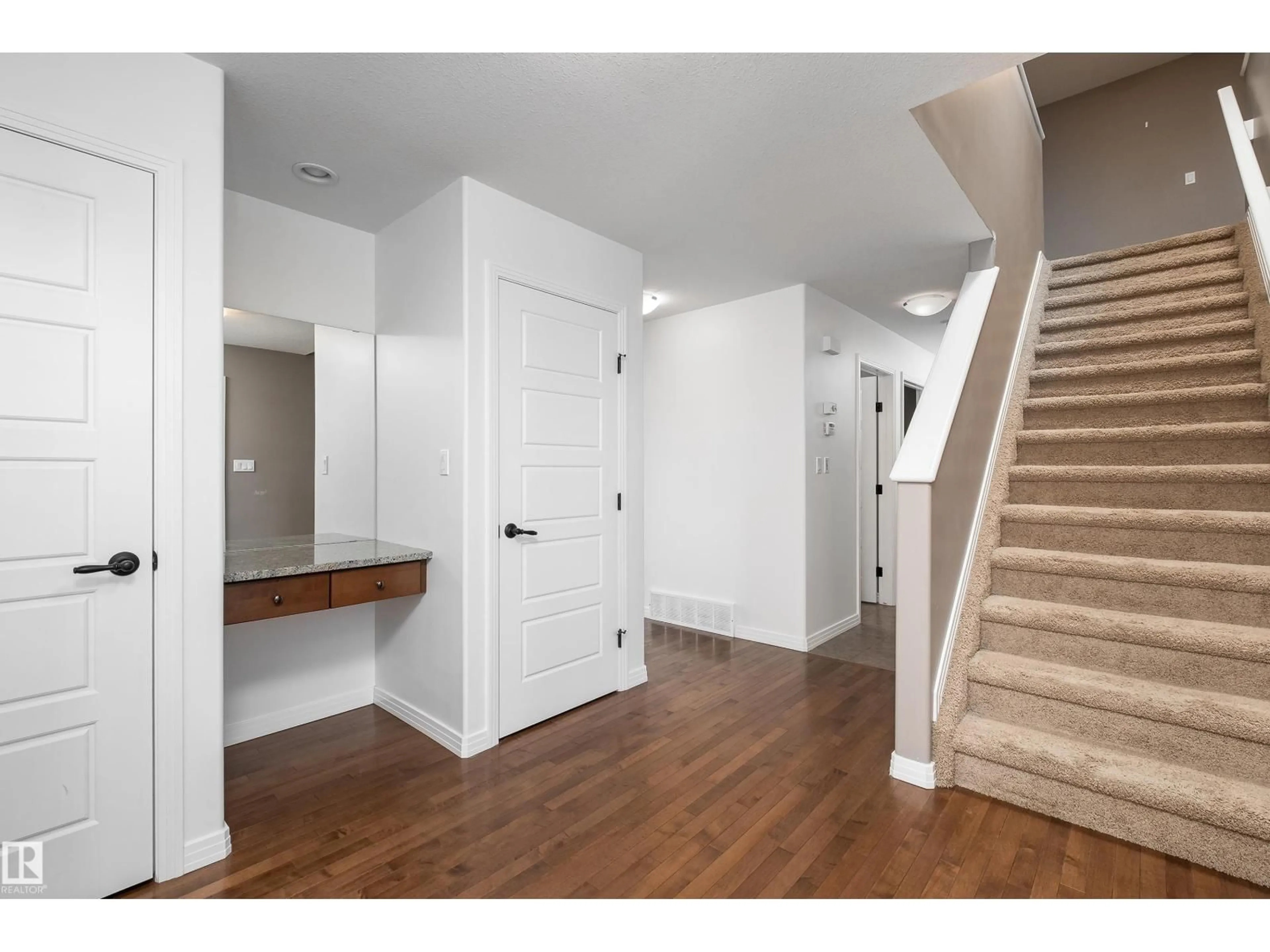 Indoor entryway for 1245 WESTERRA CR, Stony Plain Alberta T7Z0B2