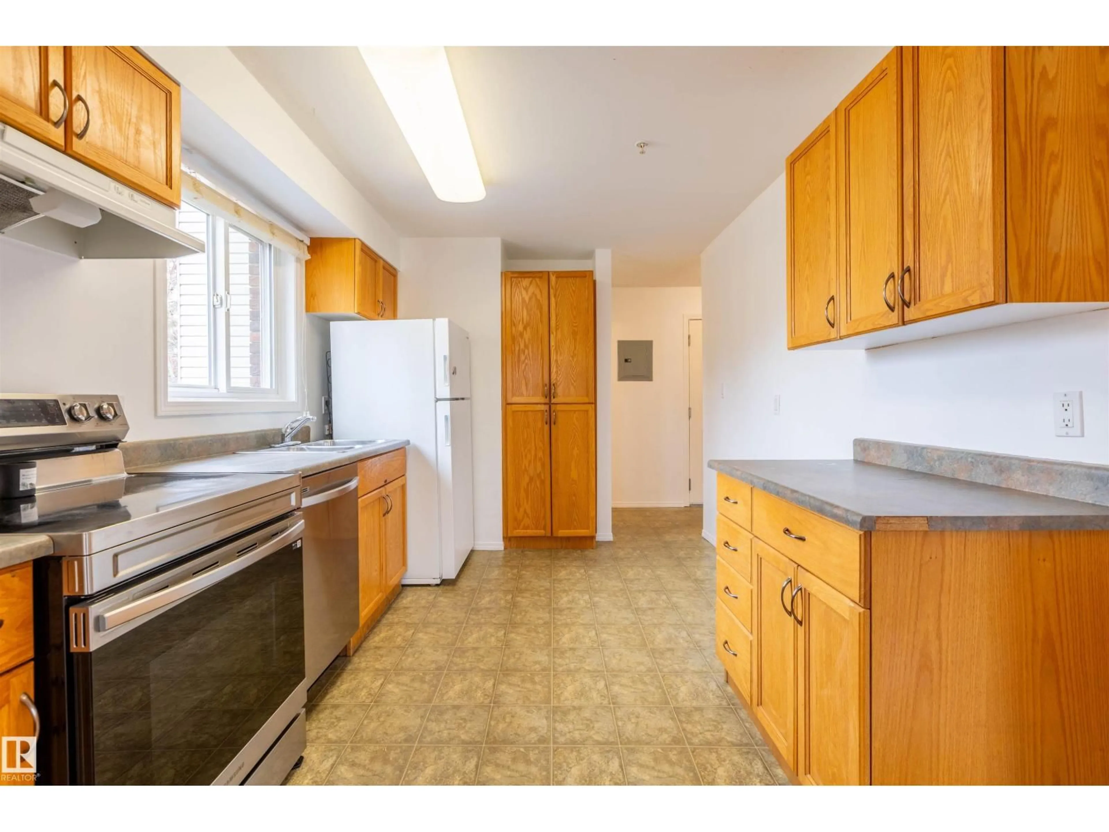 Standard kitchen, unknown for #109 - 105 MCKENNEY AV, St. Albert Alberta T8N2Y2