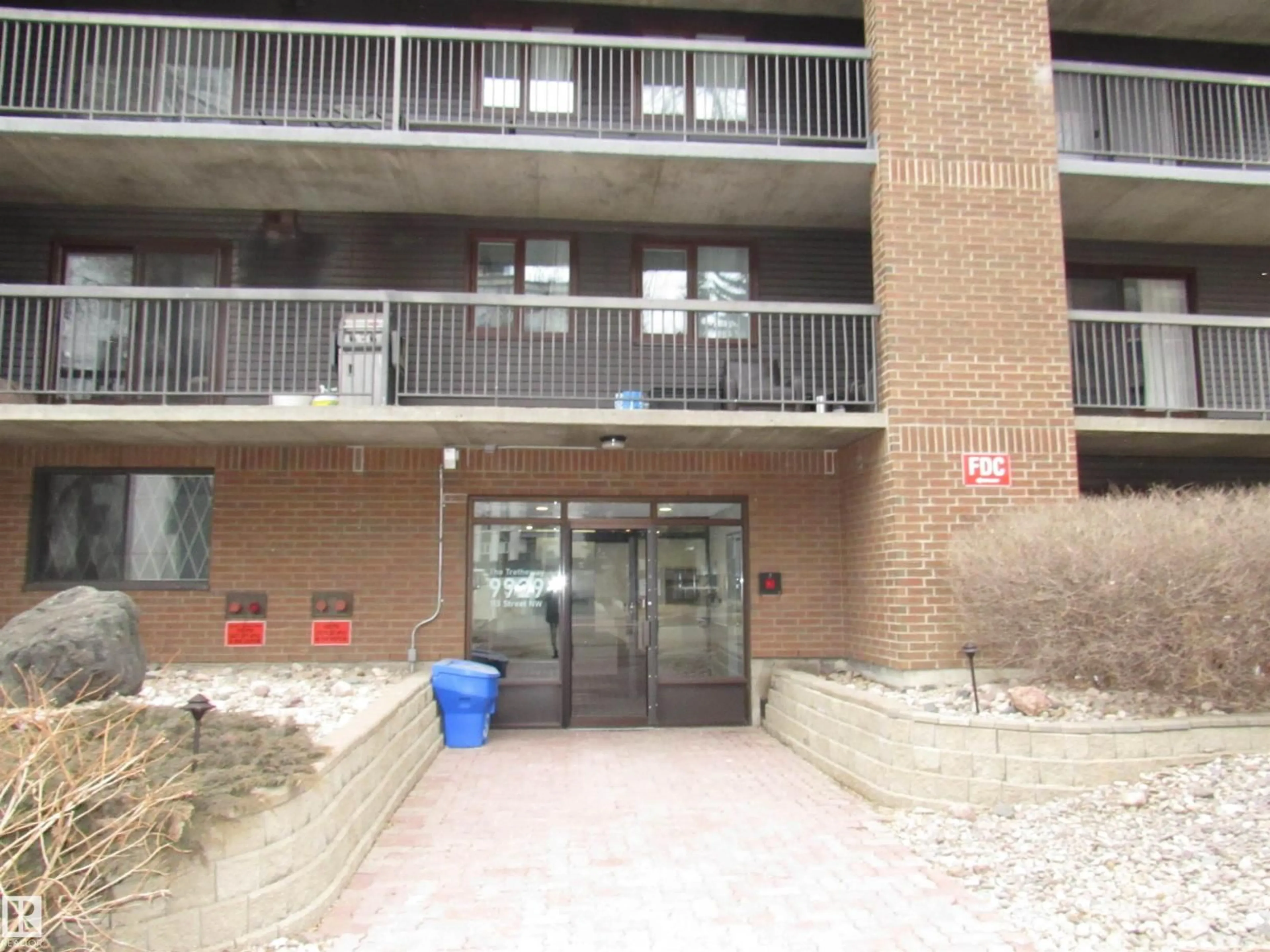 Indoor foyer for 1002 - 9929 113 ST, Edmonton Alberta T5K2N9