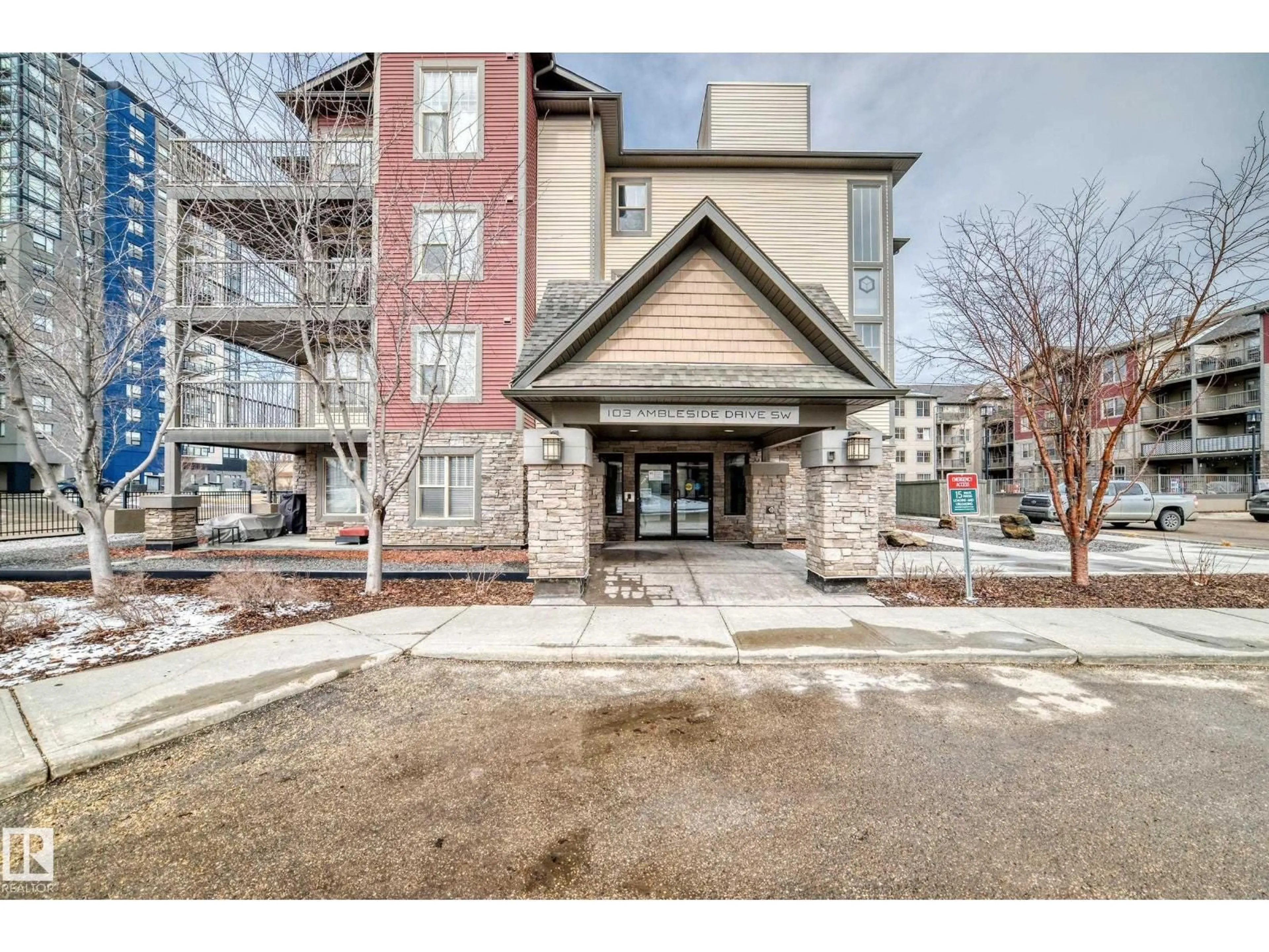 Indoor foyer for 301 AMBLESIDE DR, Edmonton Alberta T6W0J4