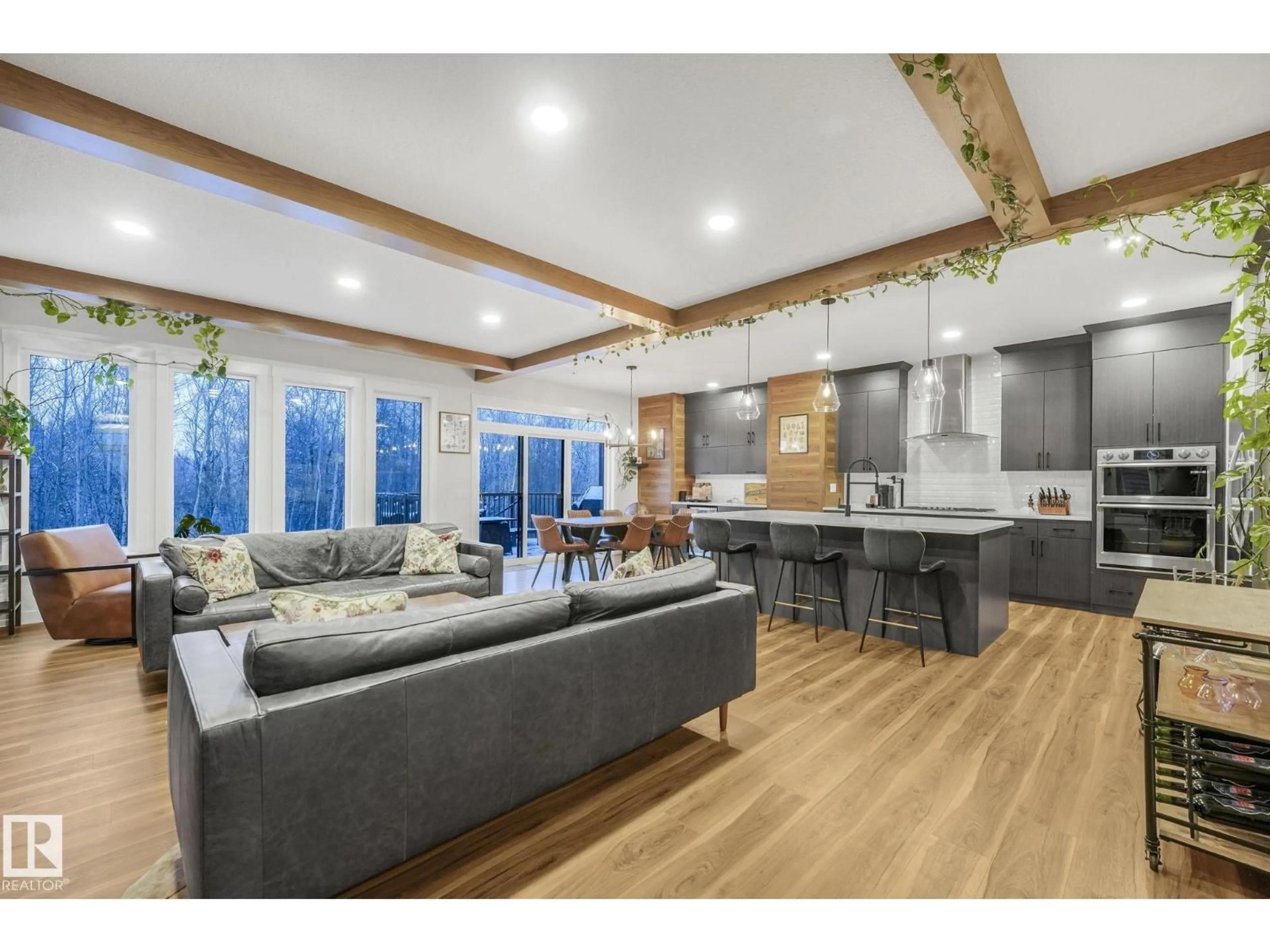 Open concept kitchen, wood/laminate floor for 707 KINGLET BV, Edmonton Alberta T5S0N8