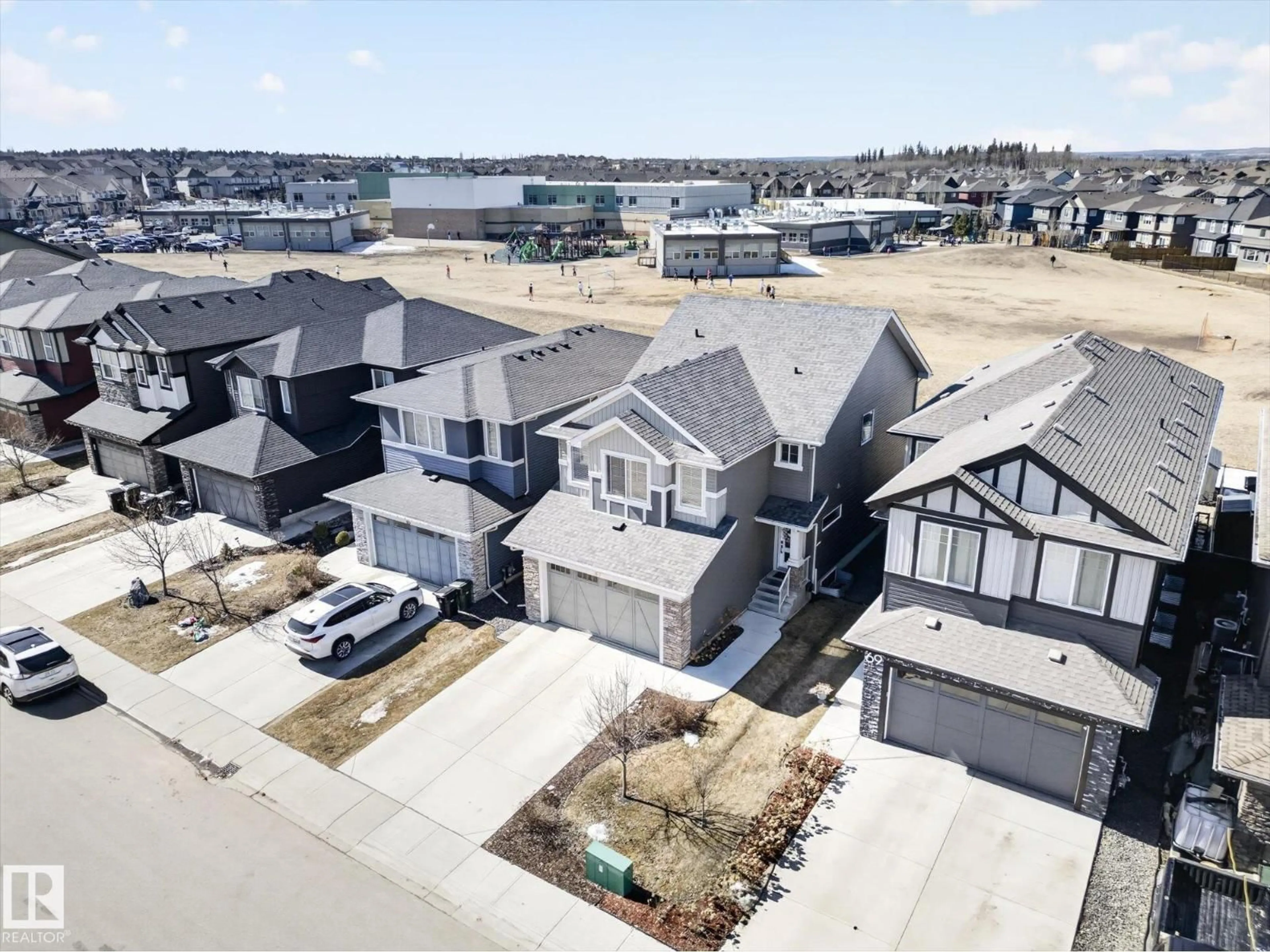 A pic from outside/outdoor area/front of a property/back of a property/a pic from drone, unknown for 67 PROSPECT PL, Spruce Grove Alberta T7X0E2