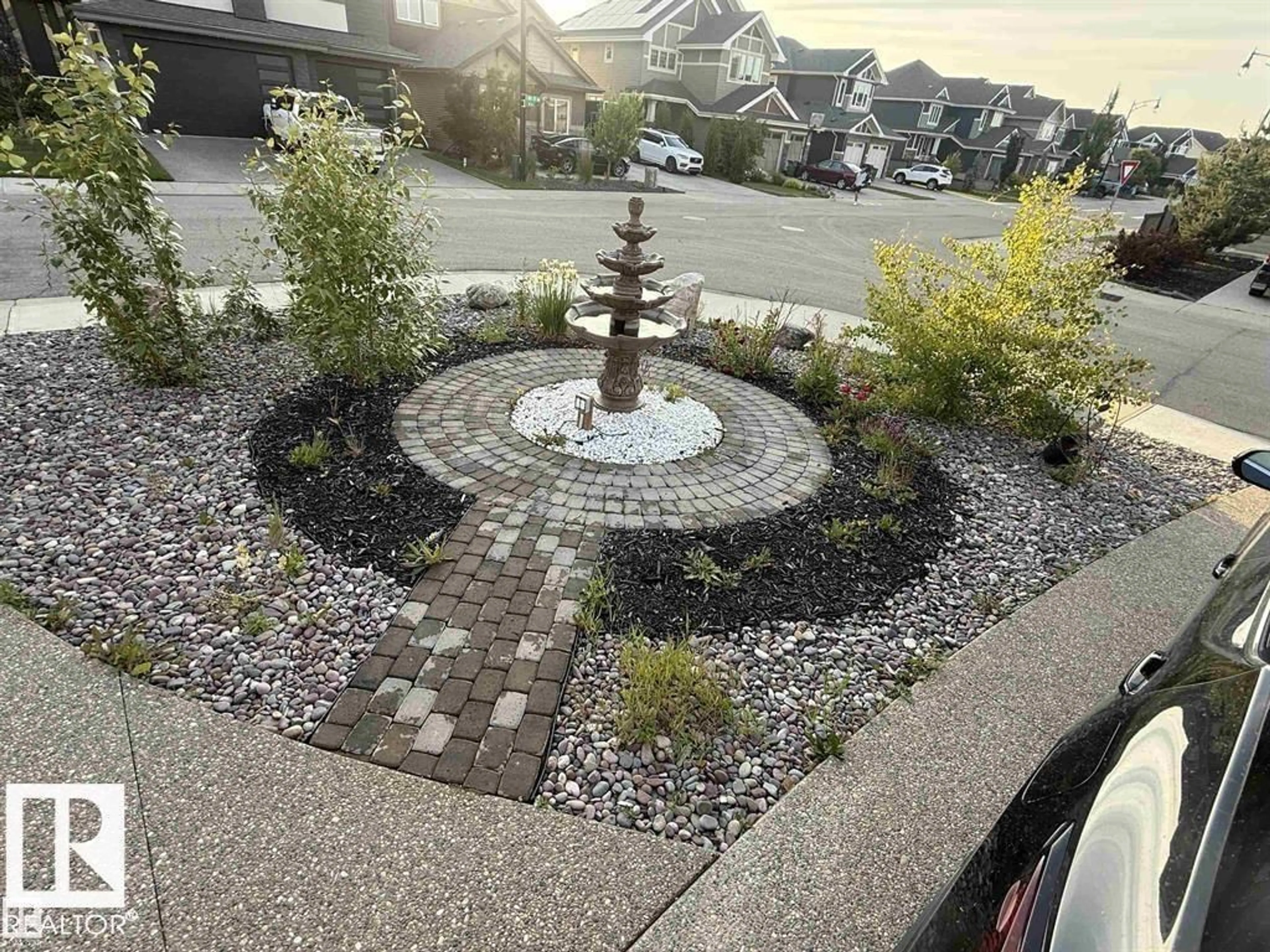 Patio, street for SW - 707 180 ST, Edmonton Alberta T6W2S8
