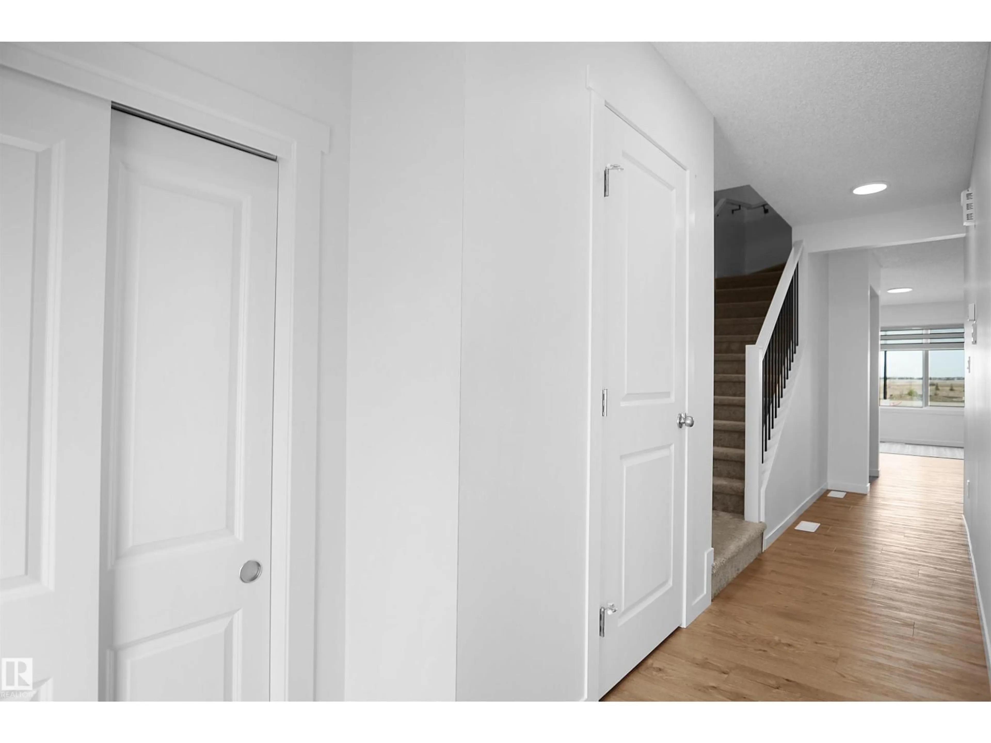 Indoor entryway for #30 - 1430 ASTER WAY, Edmonton Alberta T6T2X5