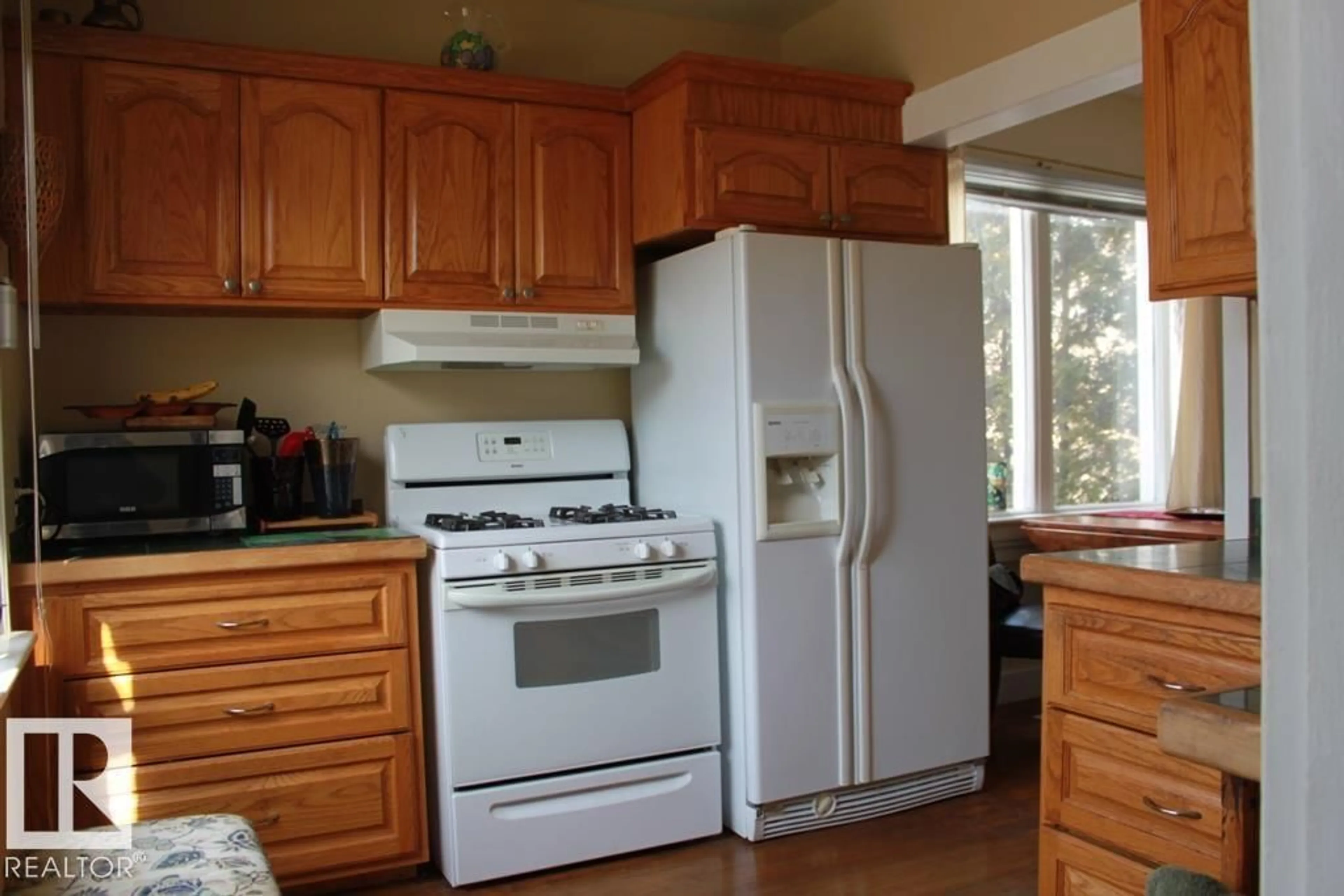 Standard kitchen, unknown for 4811 49 AV, Holden Alberta T0B2C0