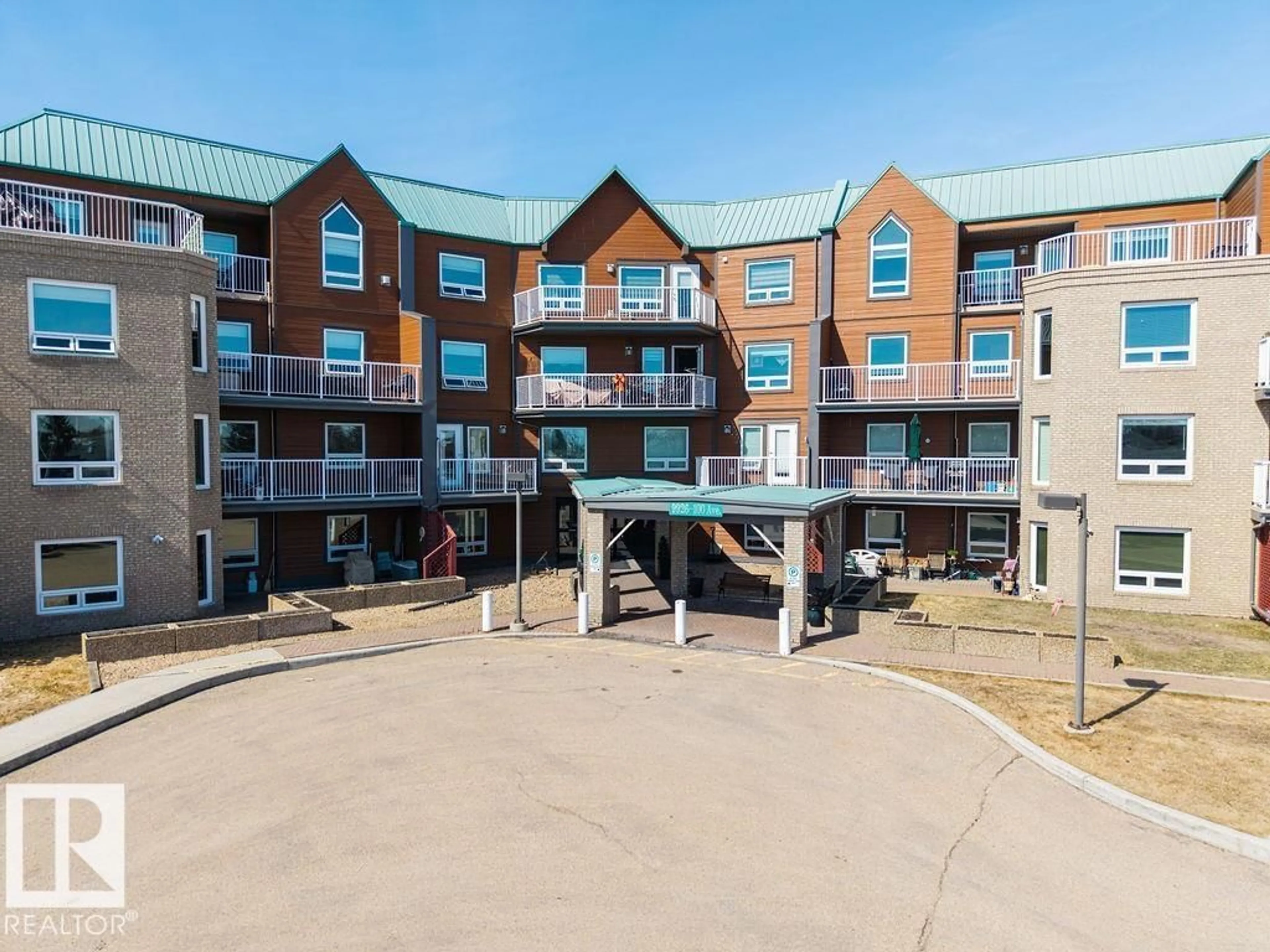 A pic from outside/outdoor area/front of a property/back of a property/a pic from drone, unknown for 305 - 9926 100 AV, Fort Saskatchewan Alberta T8L4E3