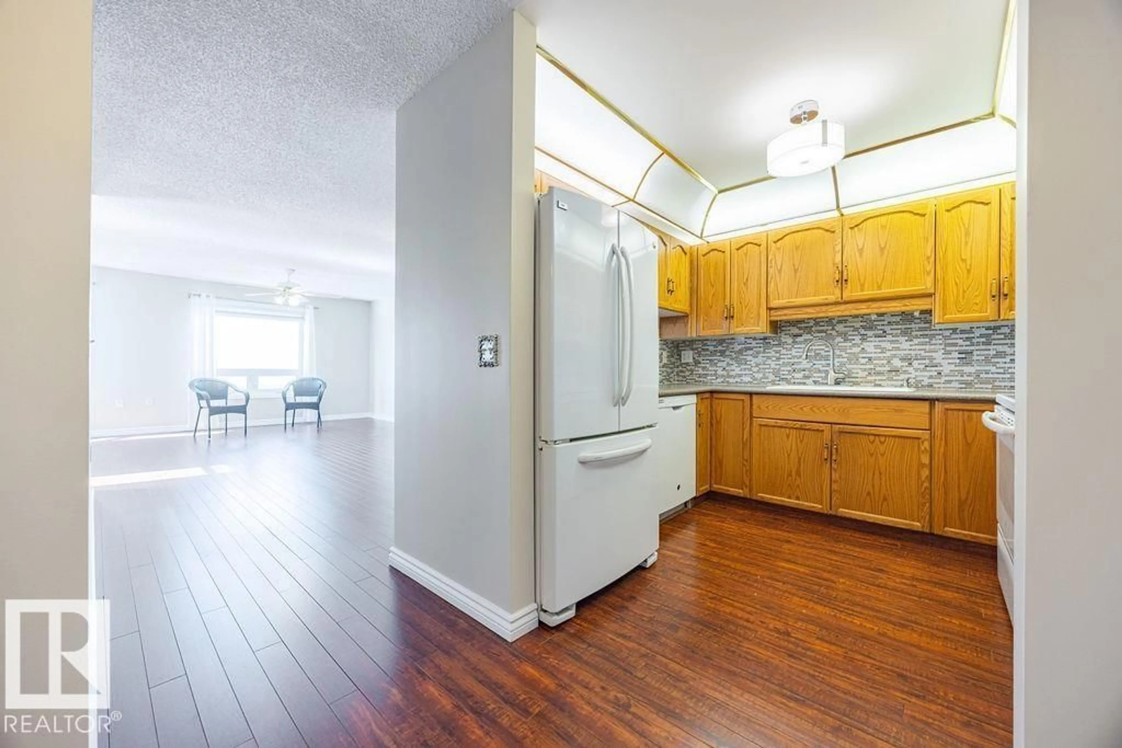 Standard kitchen, unknown for 305 - 9926 100 AV, Fort Saskatchewan Alberta T8L4E3