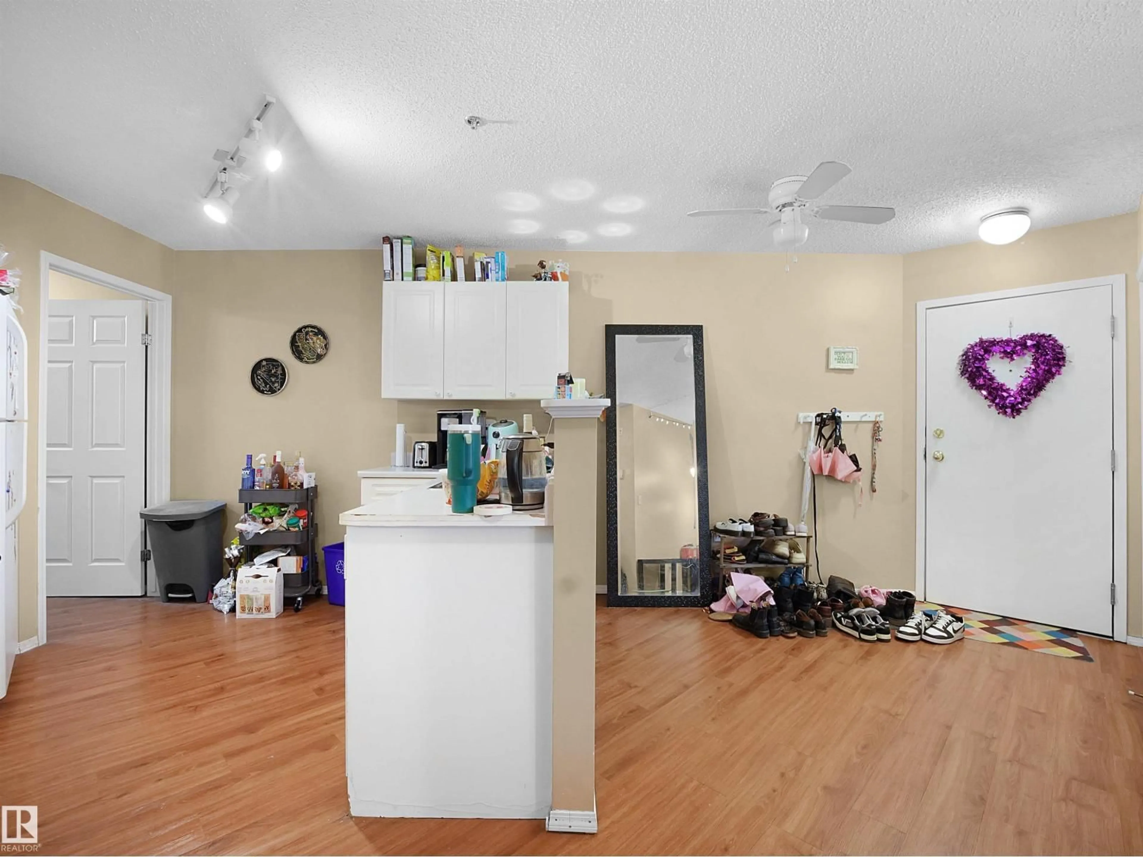 A pic of a room for #10 - 10331 106 ST, Edmonton Alberta T5J0J2