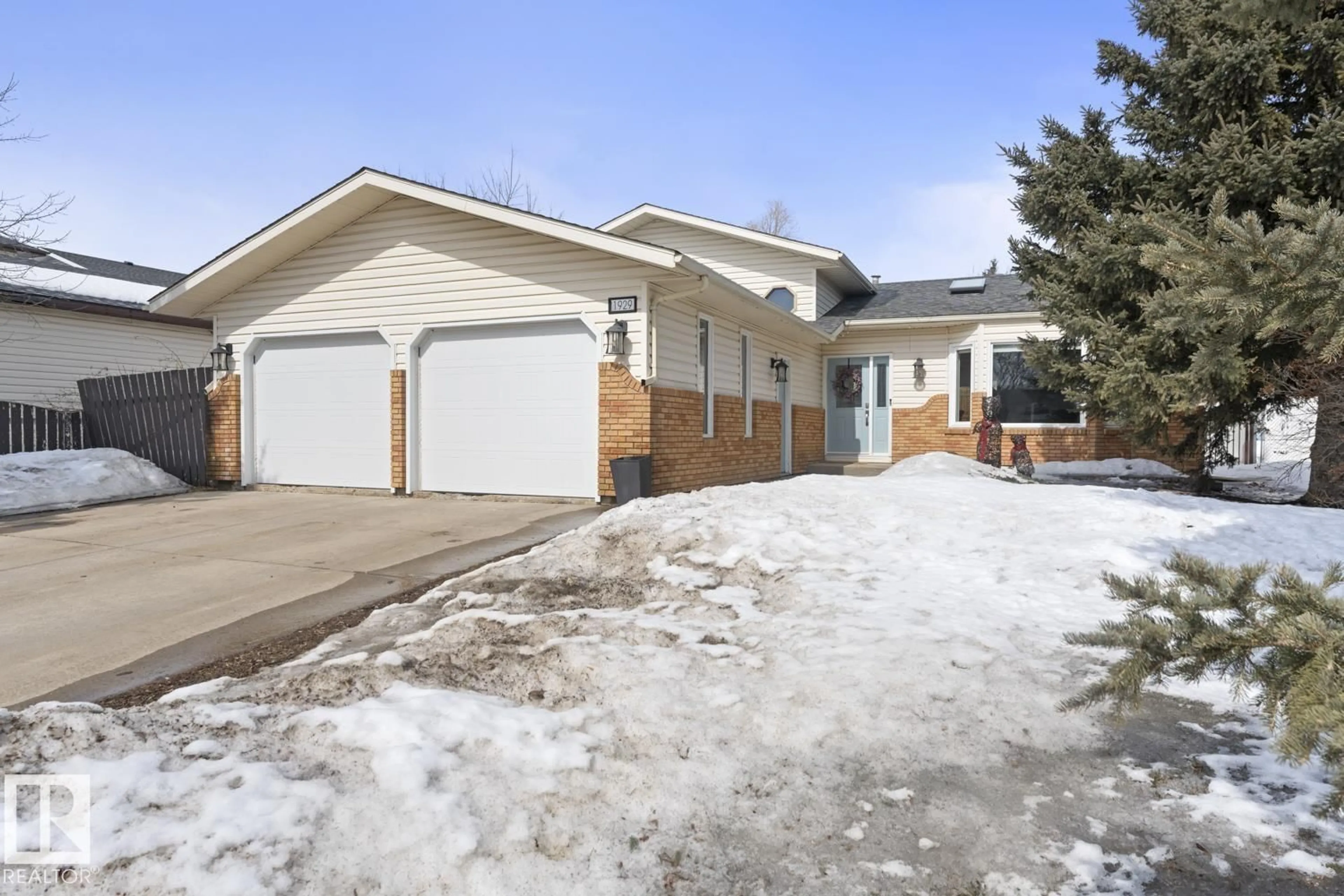Unknown for 1929 FOREST DR, Cold Lake Alberta T9M1M1
