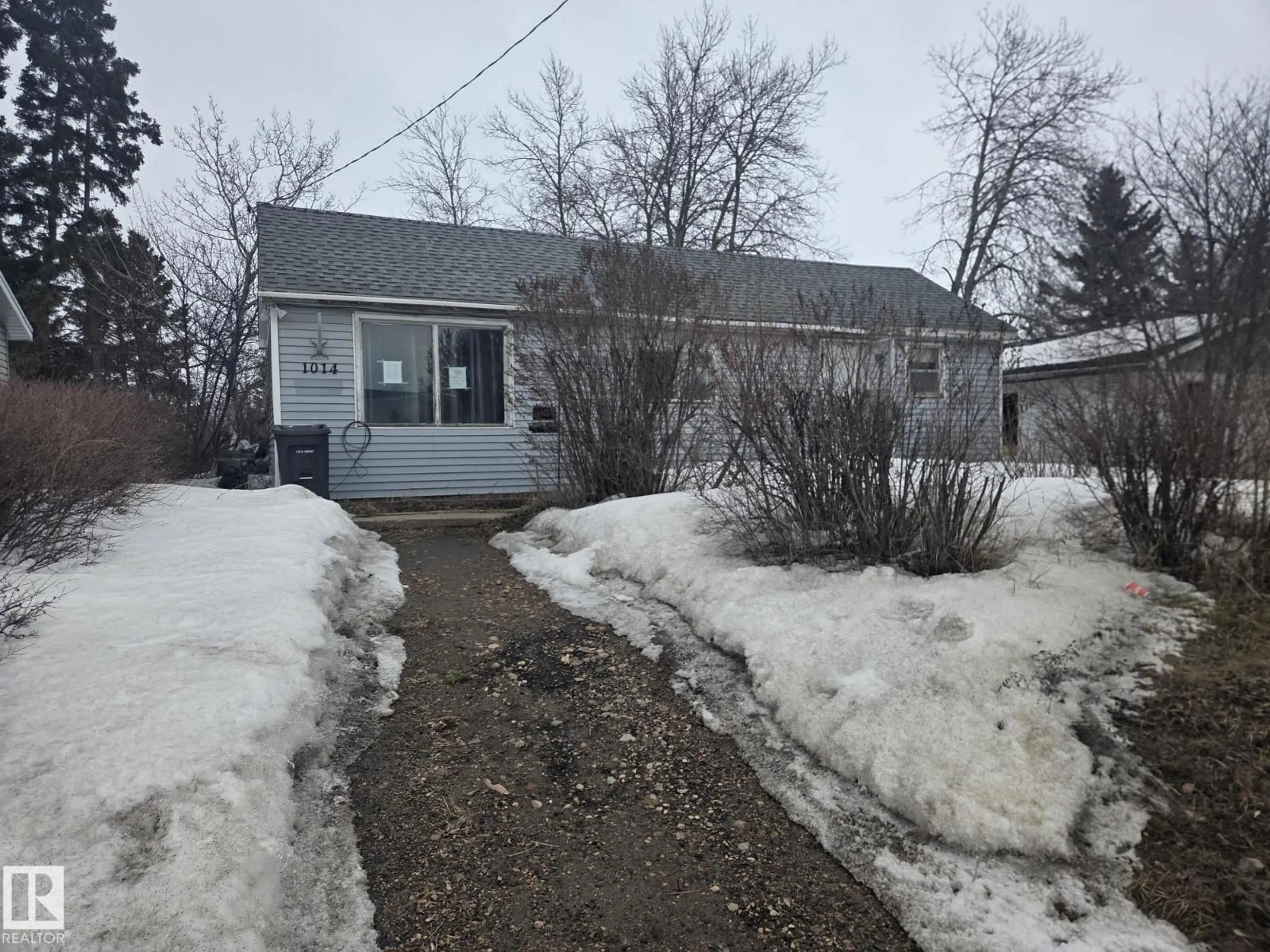 Unknown for 1014 16 AV, Cold Lake Alberta T9M1L6