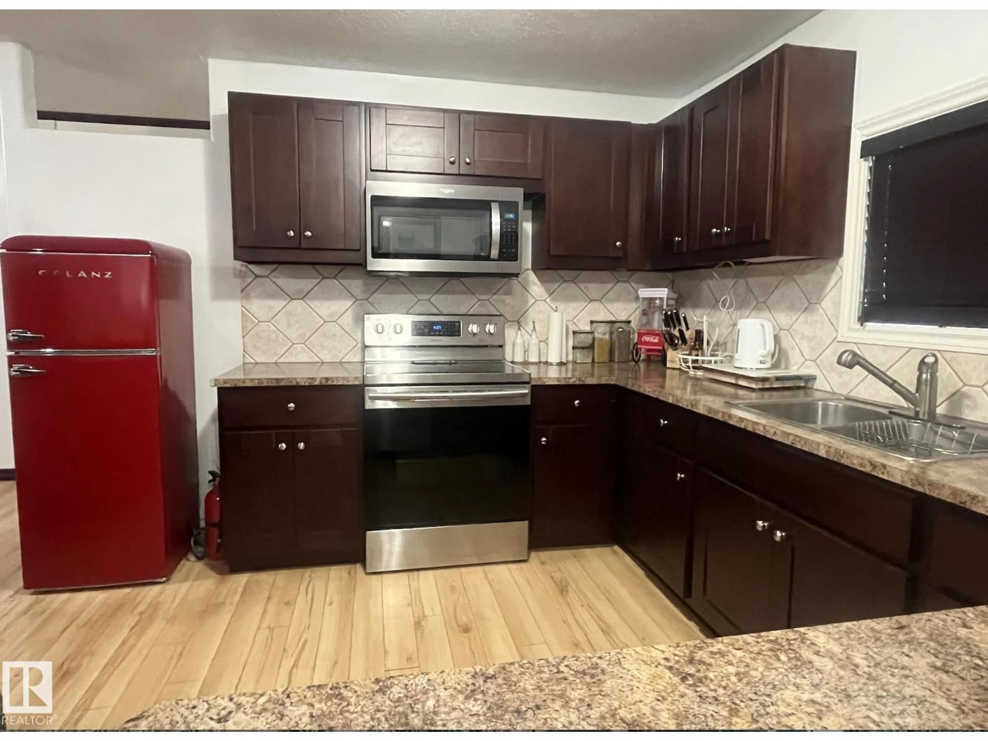 Standard kitchen, ceramic/tile floor for 36 20120 TWP RD 515, Rural Beaver County Alberta T0B4J1