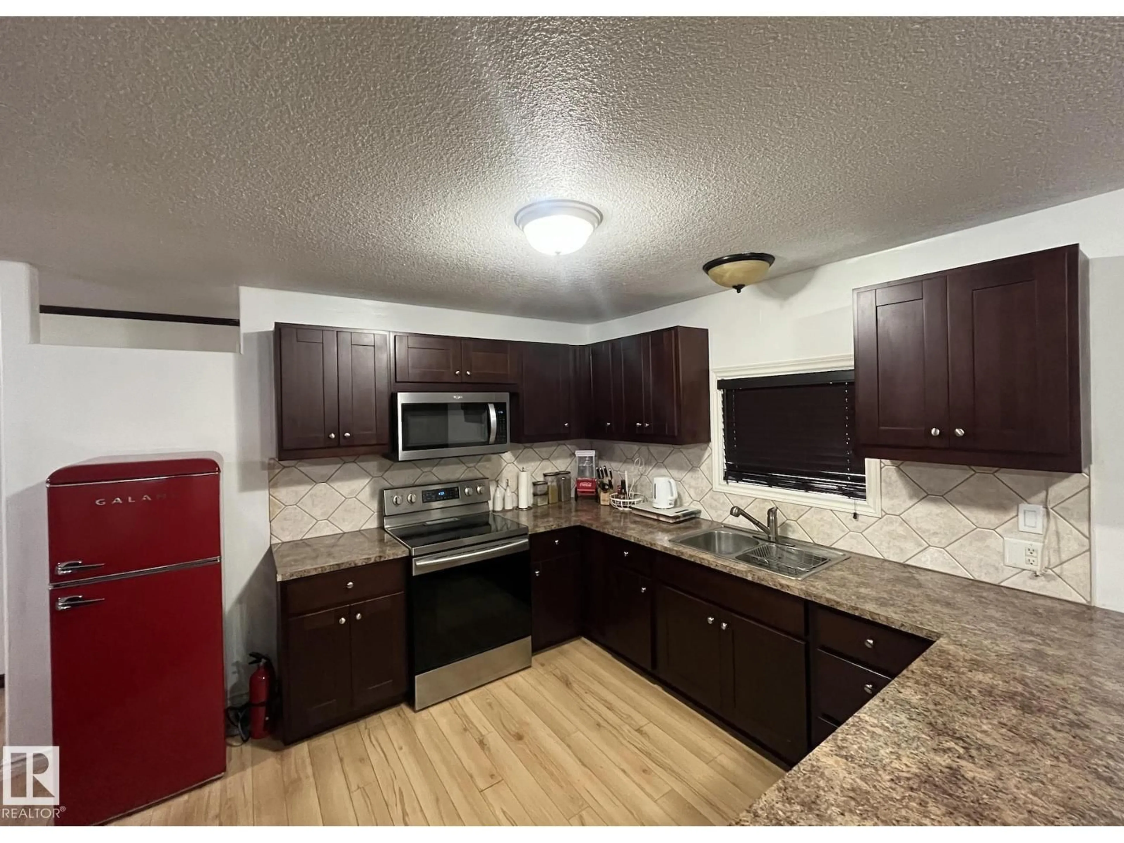 Standard kitchen, unknown for 36 20120 TWP RD 515, Rural Beaver County Alberta T0B4J1