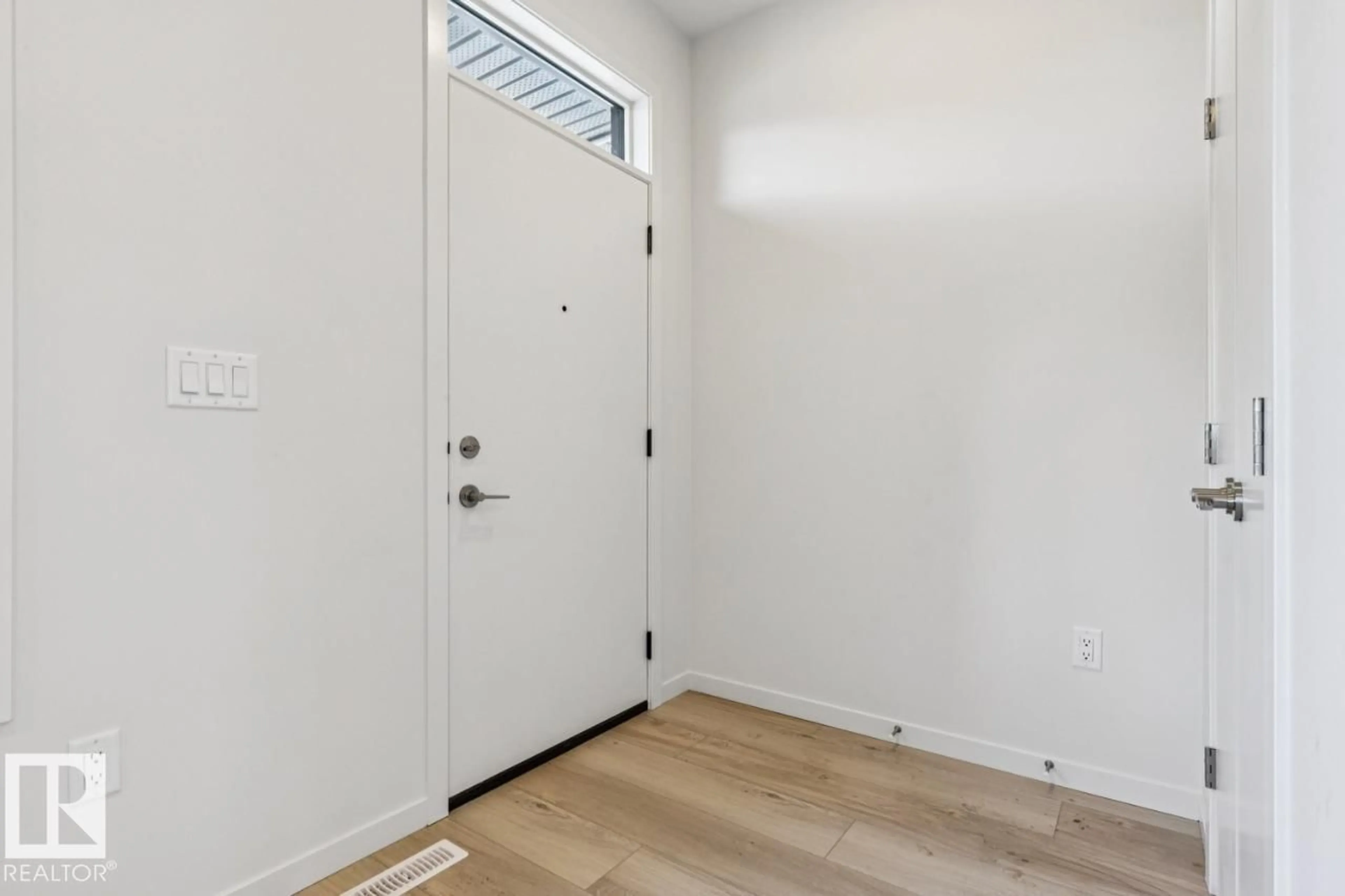 Indoor entryway for SW - 464 32 ST, Edmonton Alberta T6X1A7
