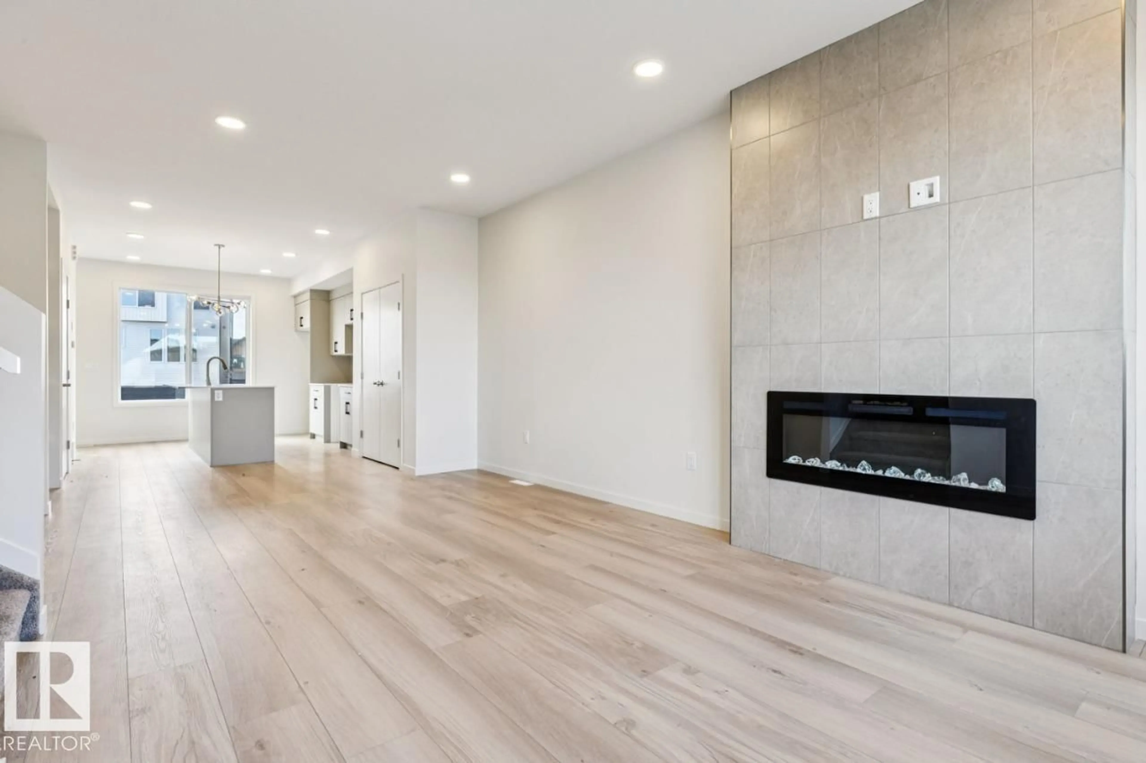 Unknown for SW - 464 32 ST, Edmonton Alberta T6X1A7