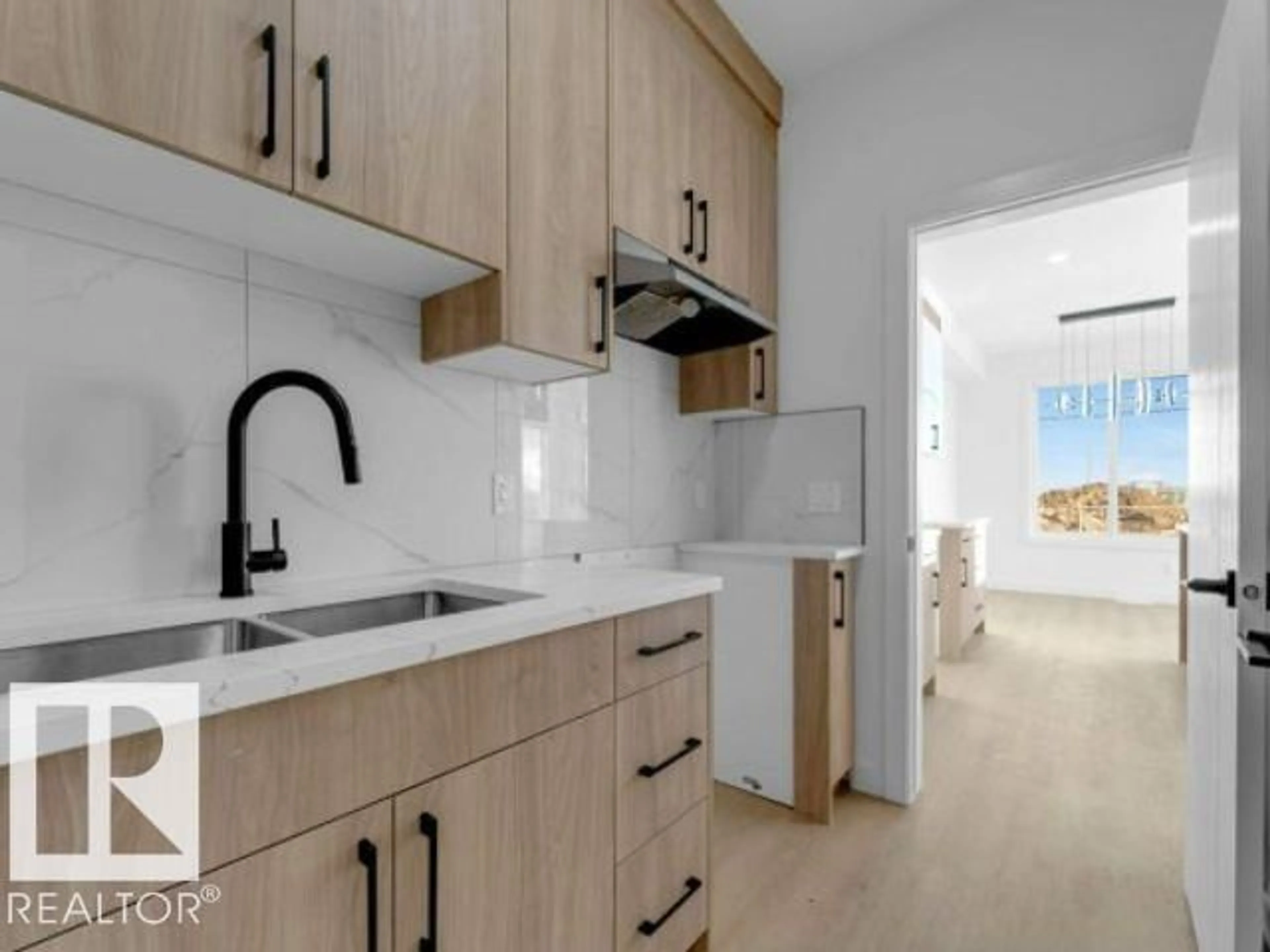 Open concept kitchen, unknown for SW - 8512 MAYDAY RUN RU, Edmonton Alberta T6X1A2