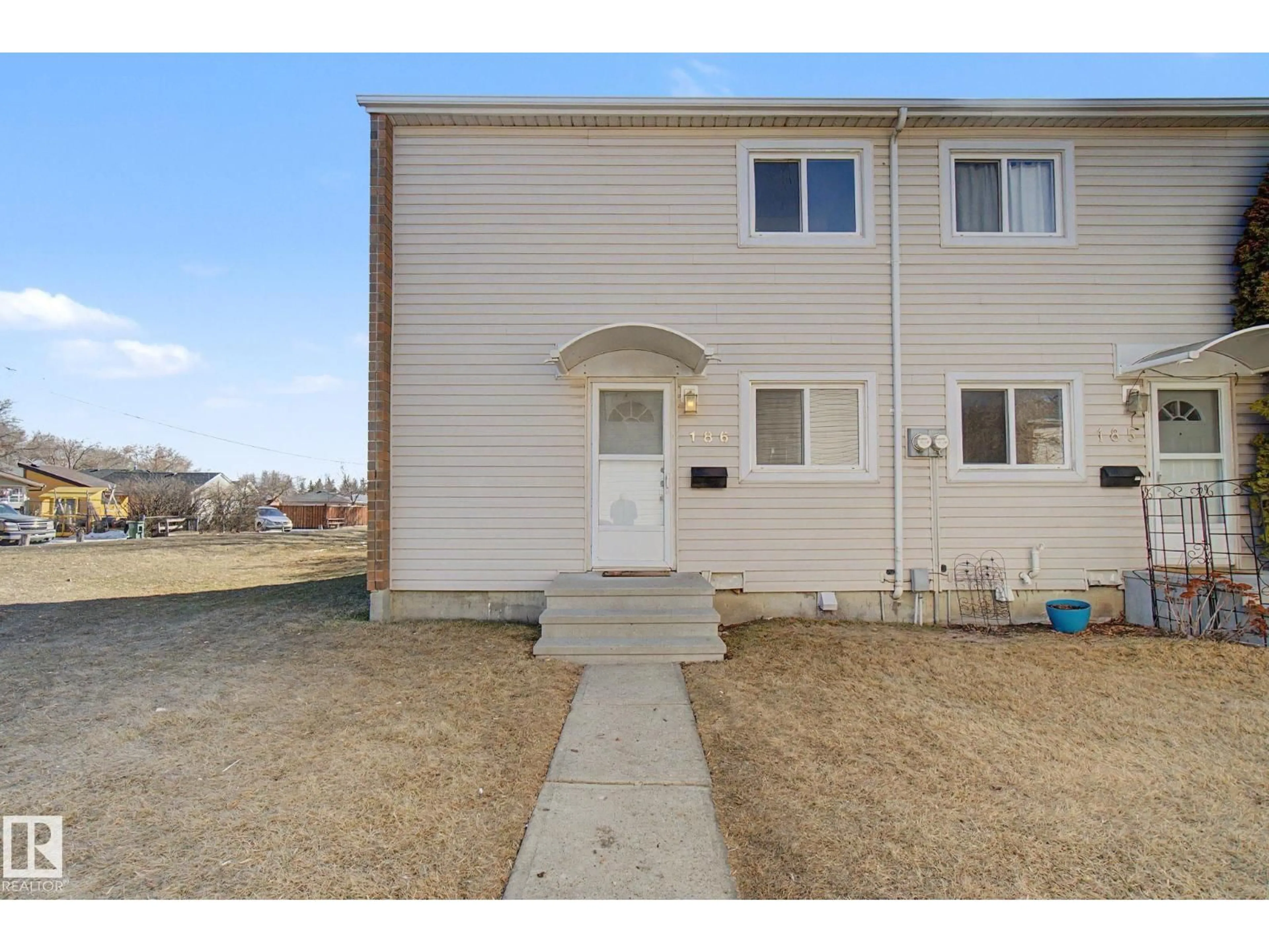 Unknown for 186 CENTENNIAL CT, Edmonton Alberta T5P4H5