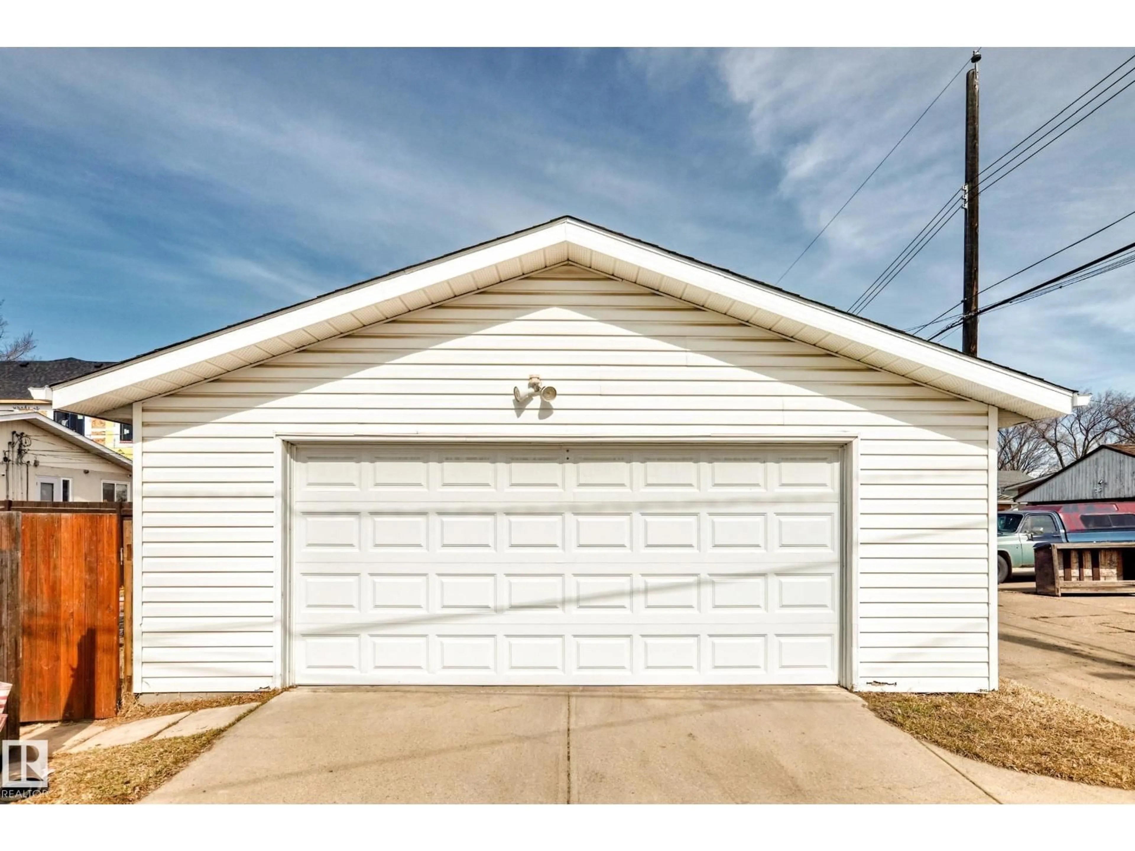 Indoor garage for NW - 12015 104 ST, Edmonton Alberta T5G2L5