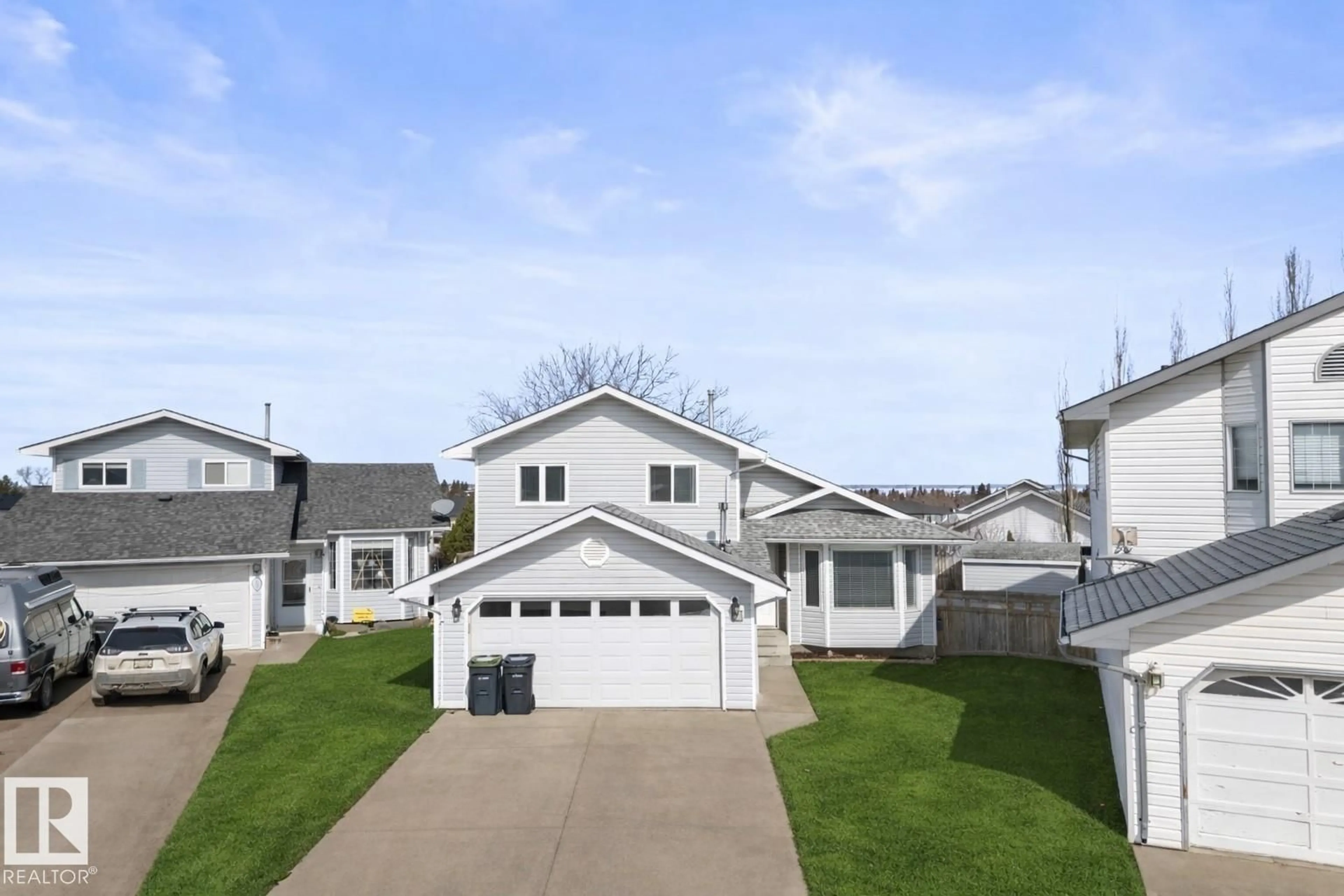 Home with vinyl exterior material, street for 7 SAMMUT PL, Cold Lake Alberta T9M1L5